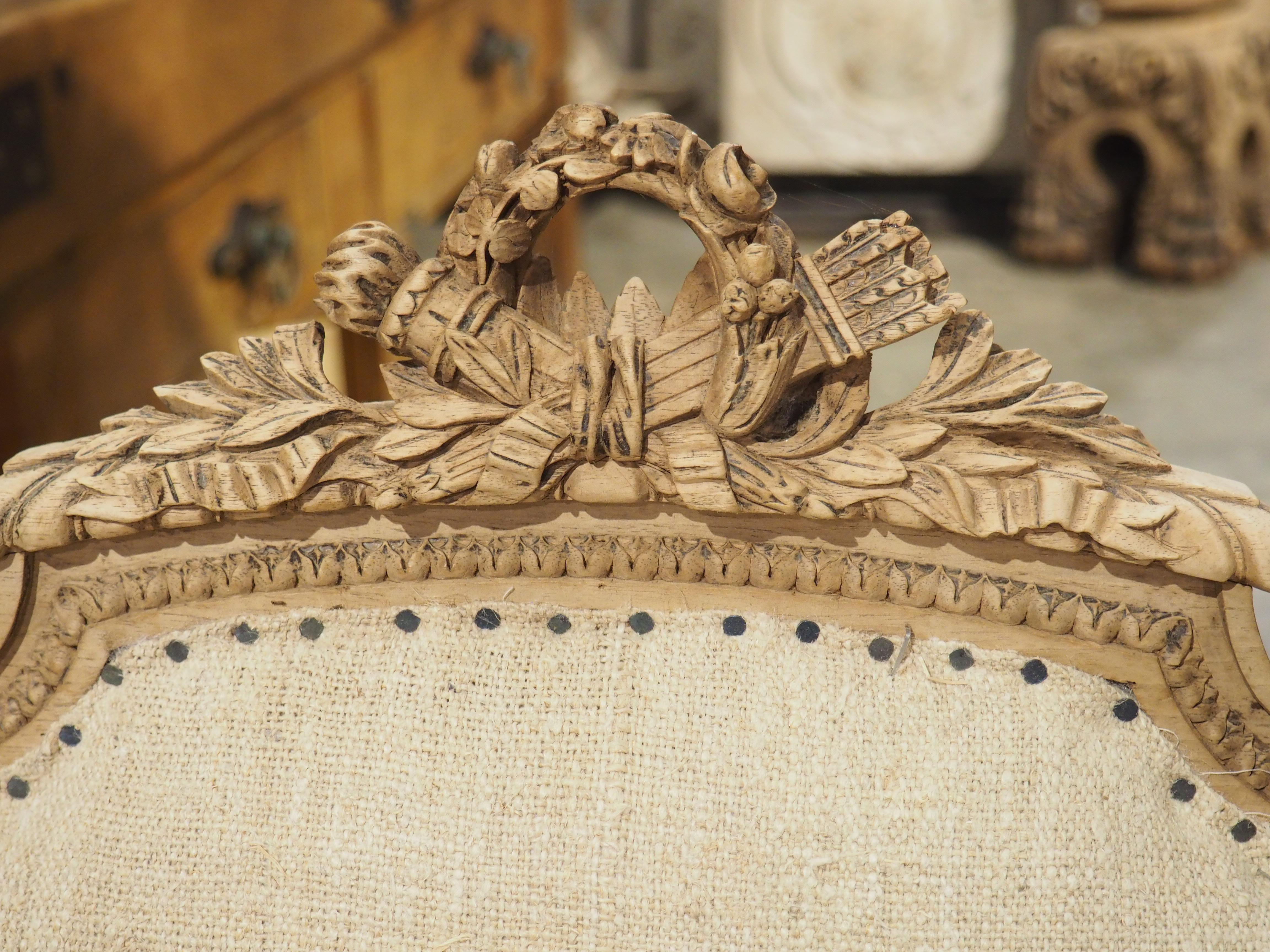 Coppia di poltrone Fauteuil sbiancate in stile Luigi XVI, CIRCA 1890 in vendita 1