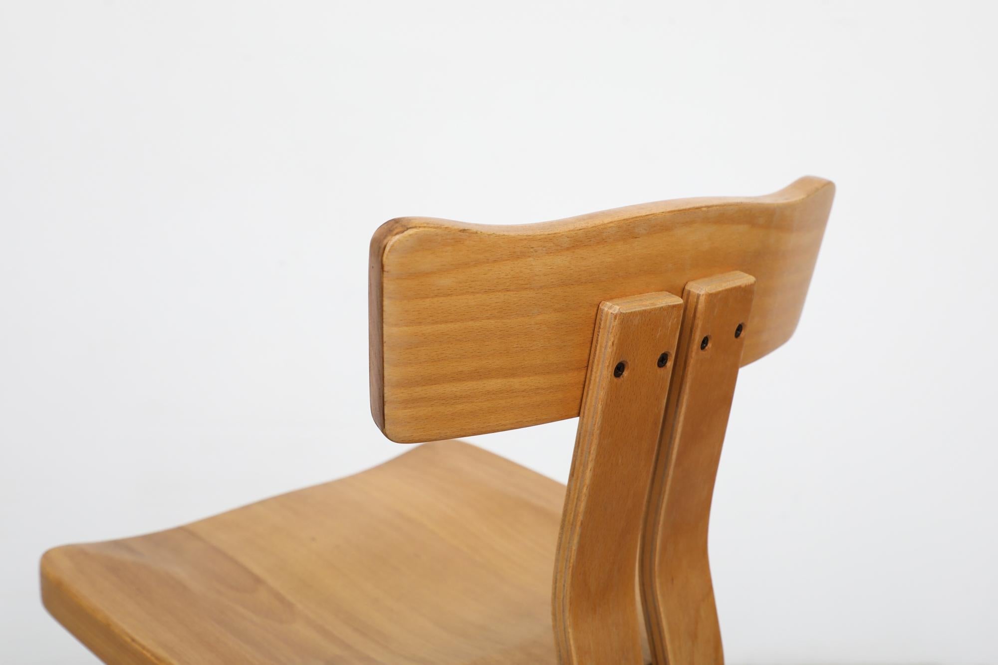 Pair of Blonde Oak Brutalist T-Back Bar Stools 1