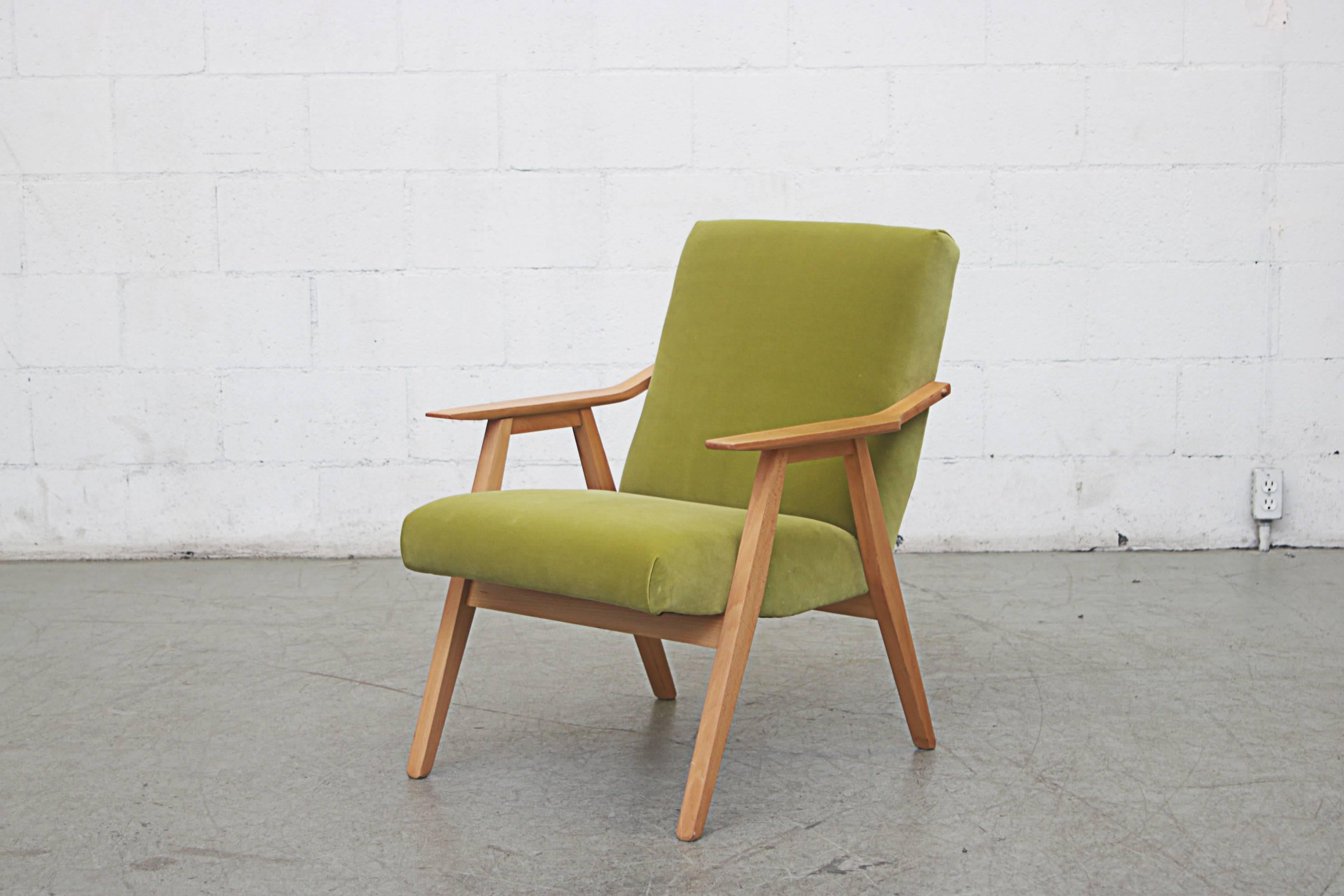 Mid-Century Modern Pair of Blonde Lounge Chairs in Kiwi Velvet