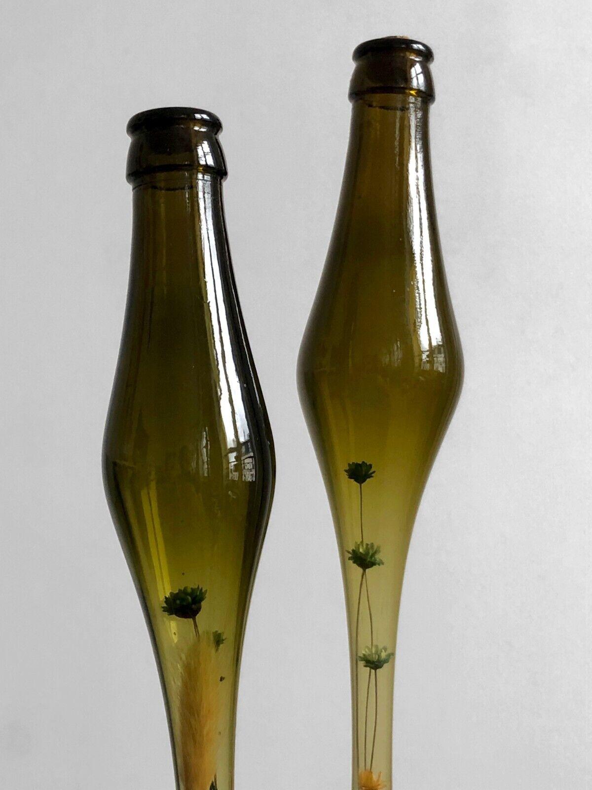 A PAIR OF BLOWN GLASS BOTTLES, In the spirit of CLAUDE MORIN, France 1960 In Good Condition For Sale In PARIS, FR