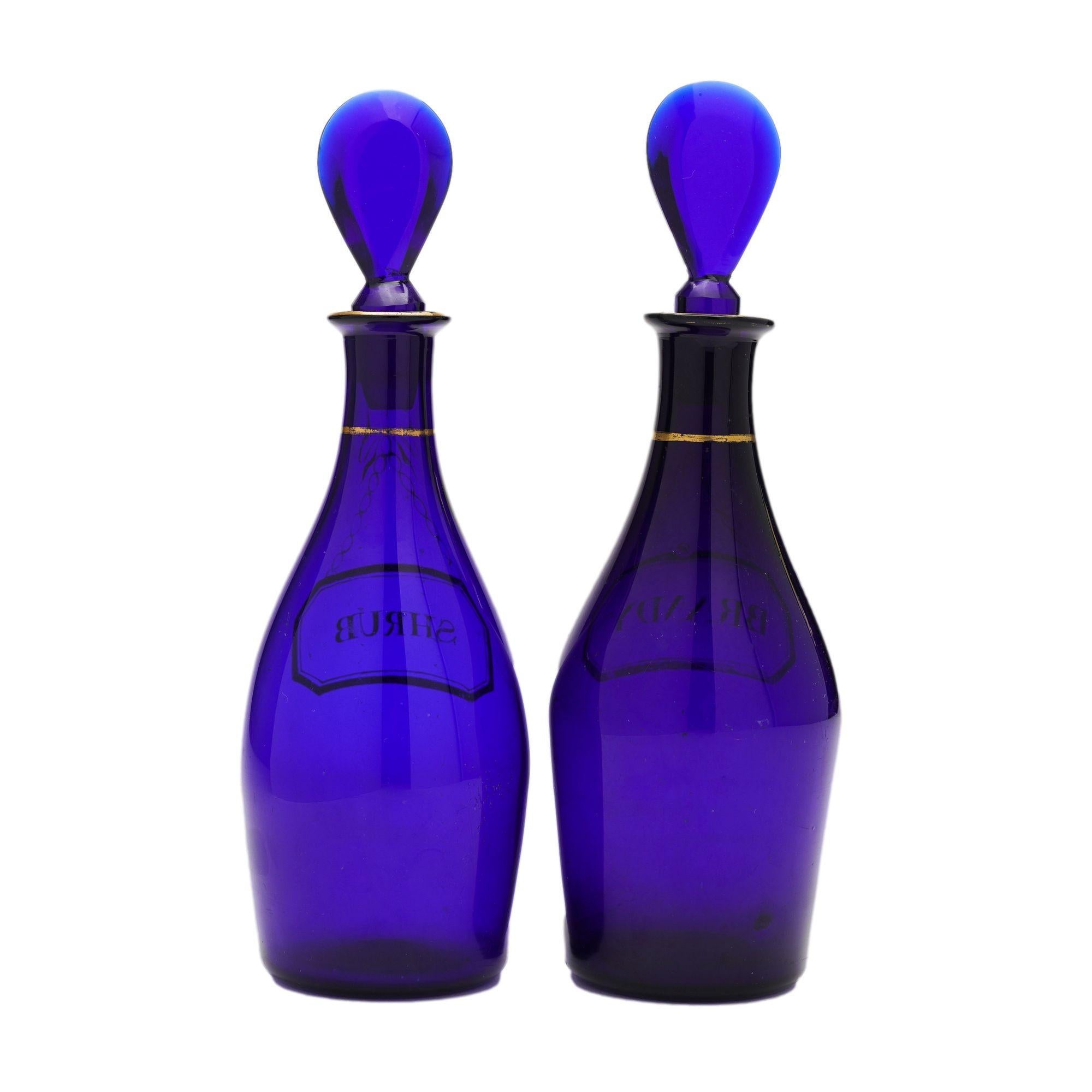 English Pair of blown glass decanters attributed to Isaac Jacobs, 1790-1810 For Sale