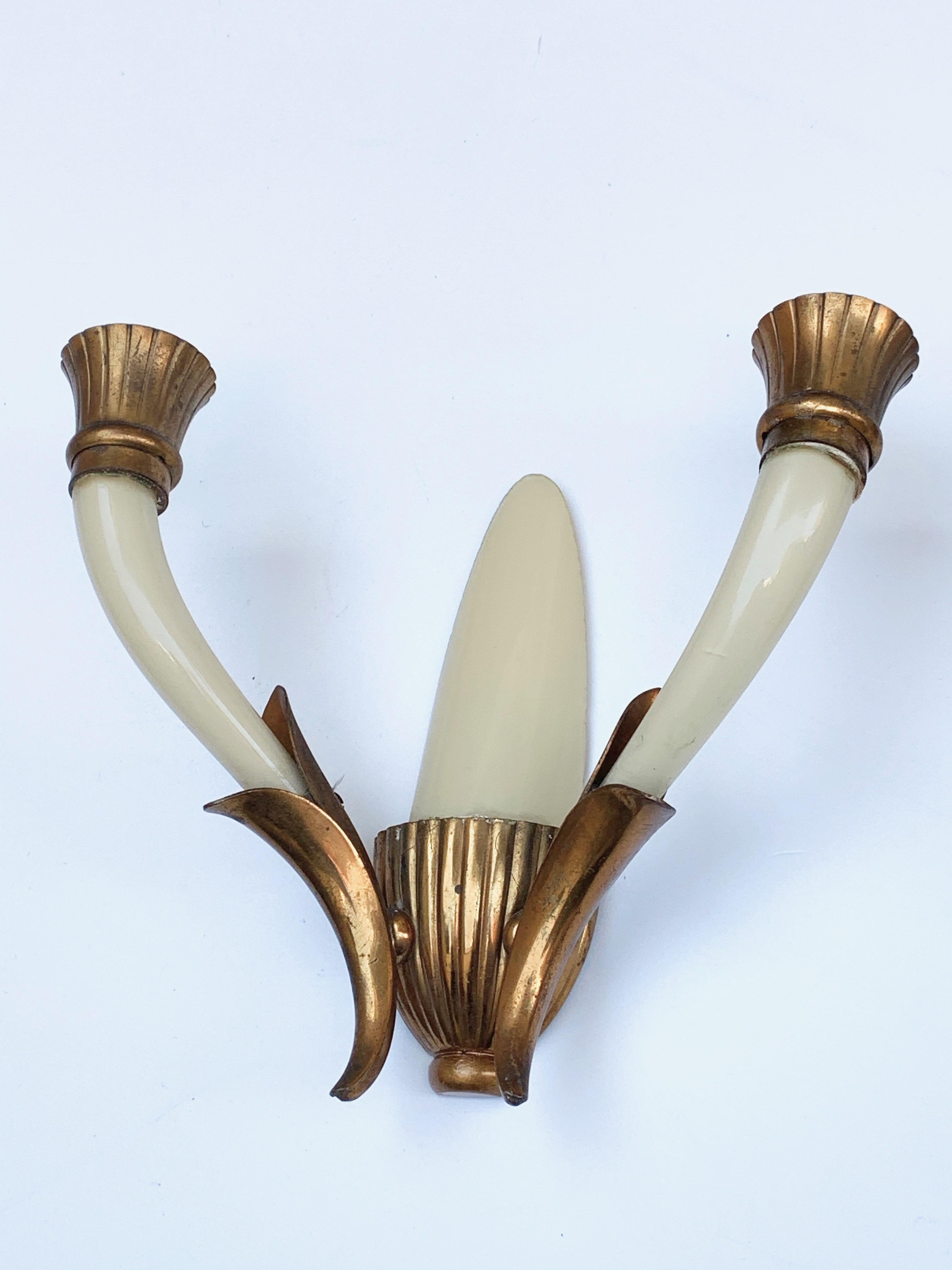 Pair of Blown Ivory White Murano Glass and Coppered Brass Italian Sconces, 1940s For Sale 2