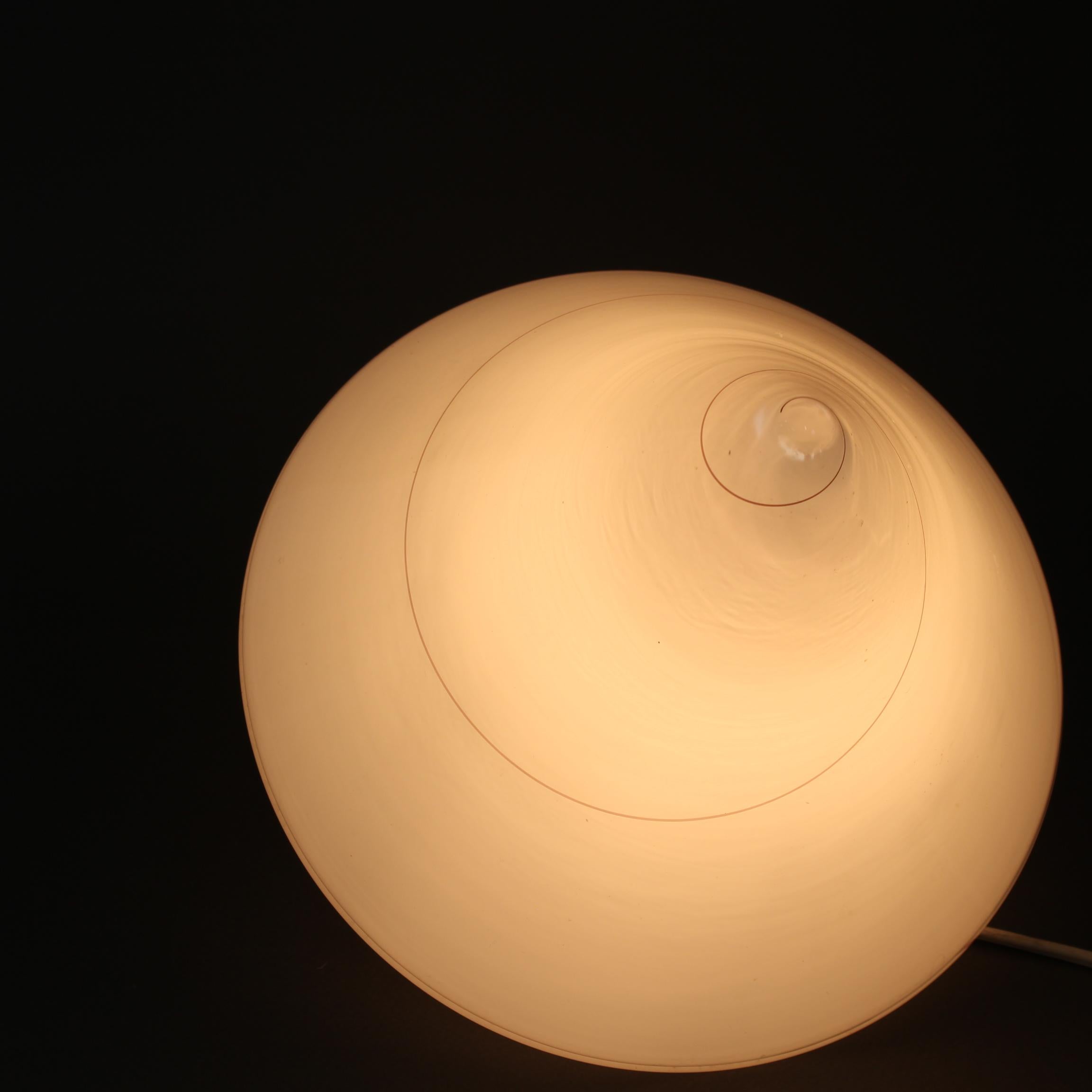 Paire de lampes de table à champignon en verre soufflé de Murano (vers les années 1970) en vente 10