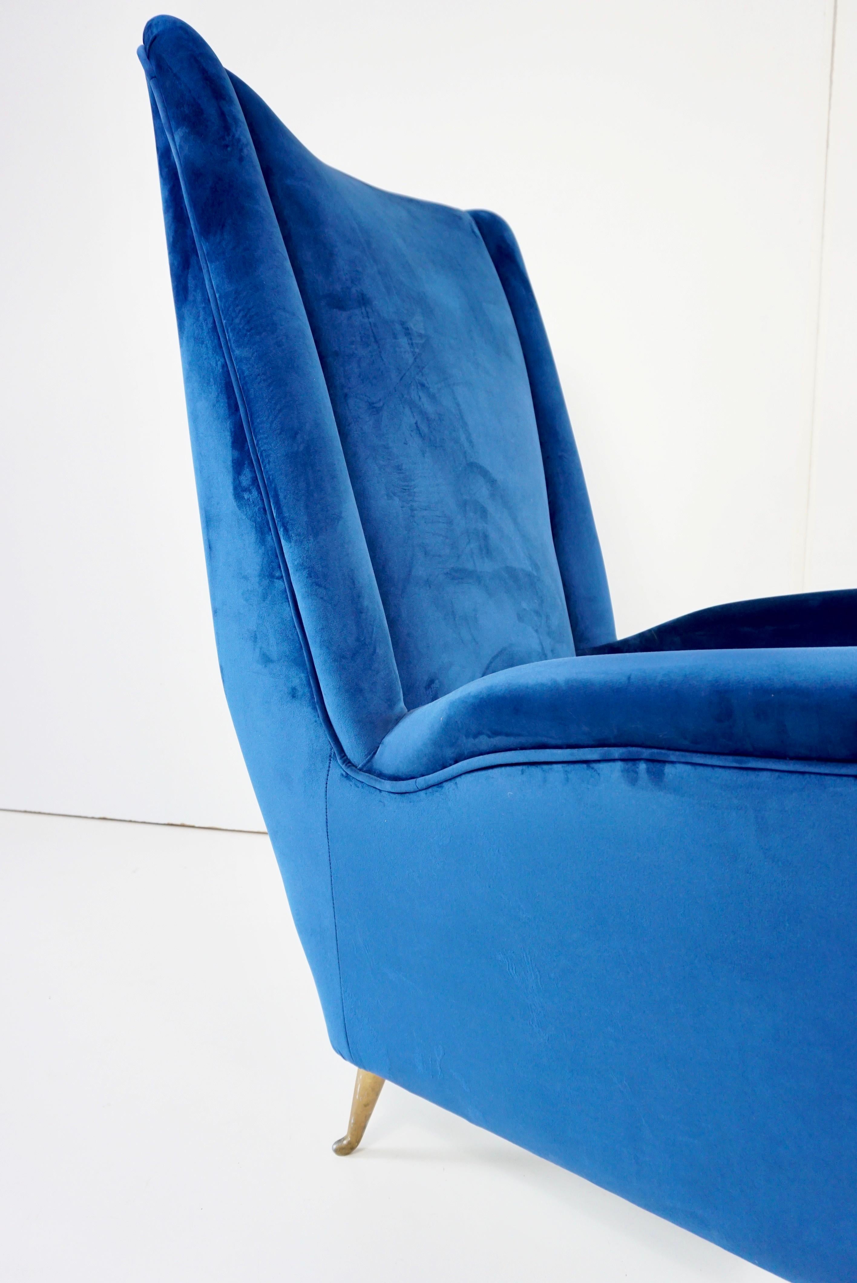 Paire de fauteuils Bergère en velours bleu de Gio Ponti par ISA, 1950 en vente 9