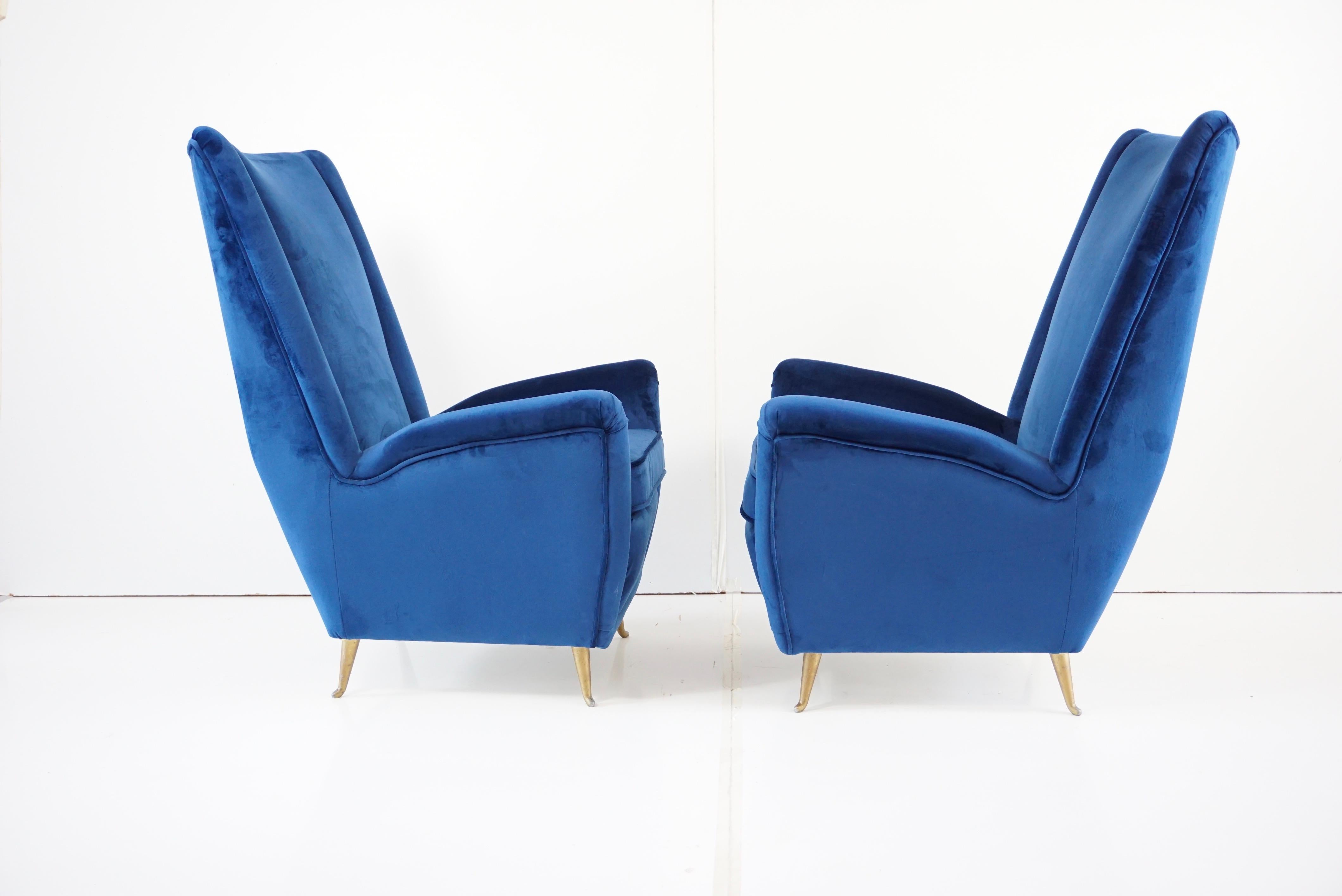 Italian Pair of Blu Velvet Gio Ponti Bergere Wingback Armchairs by ISA, 1950 For Sale