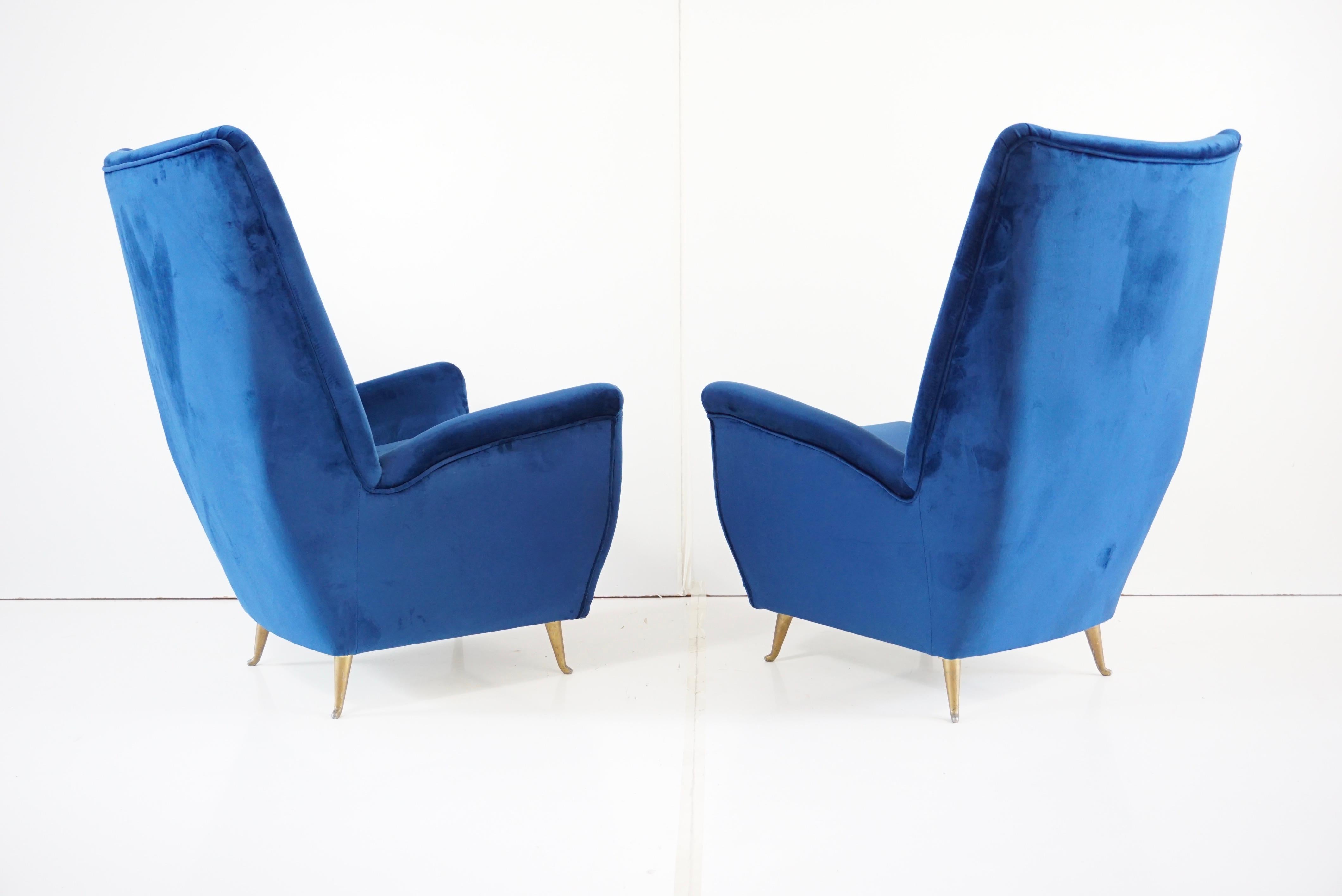 Mid-20th Century Pair of Blu Velvet Gio Ponti Bergere Wingback Armchairs by ISA, 1950 For Sale