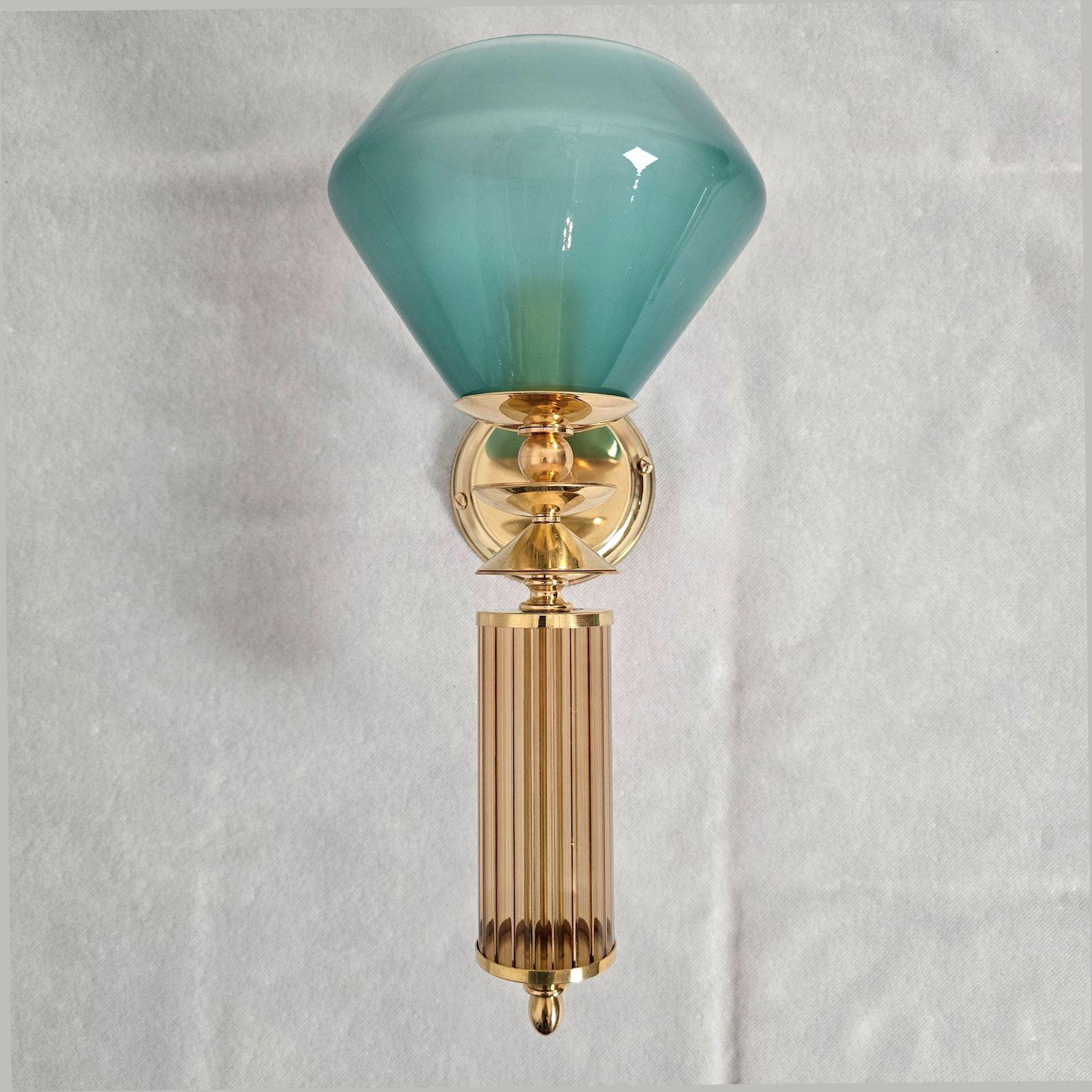Pair of blue and beige Murano glass sconces im Zustand „Hervorragend“ im Angebot in Dallas, TX