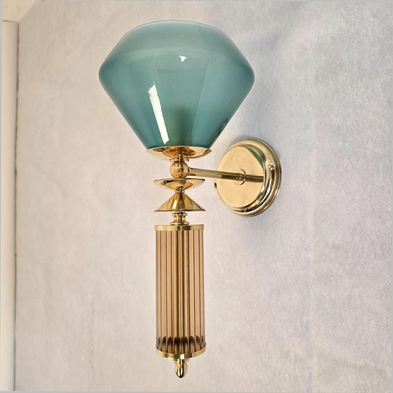 Pair of blue and beige Murano glass sconces (Messing) im Angebot