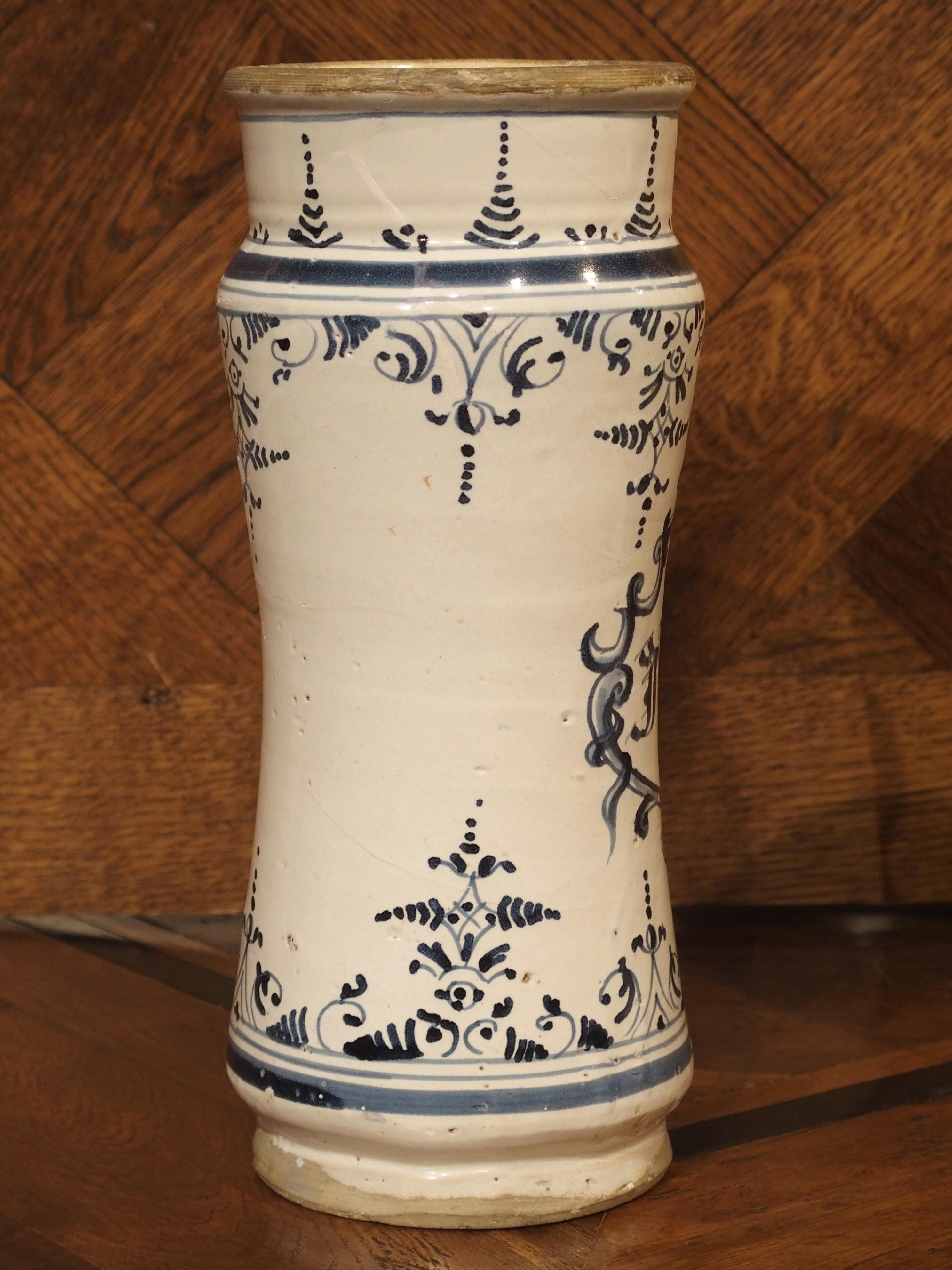 Pair of Blue and White Albarelli Pots from Spain, 18th Century In Good Condition In Dallas, TX