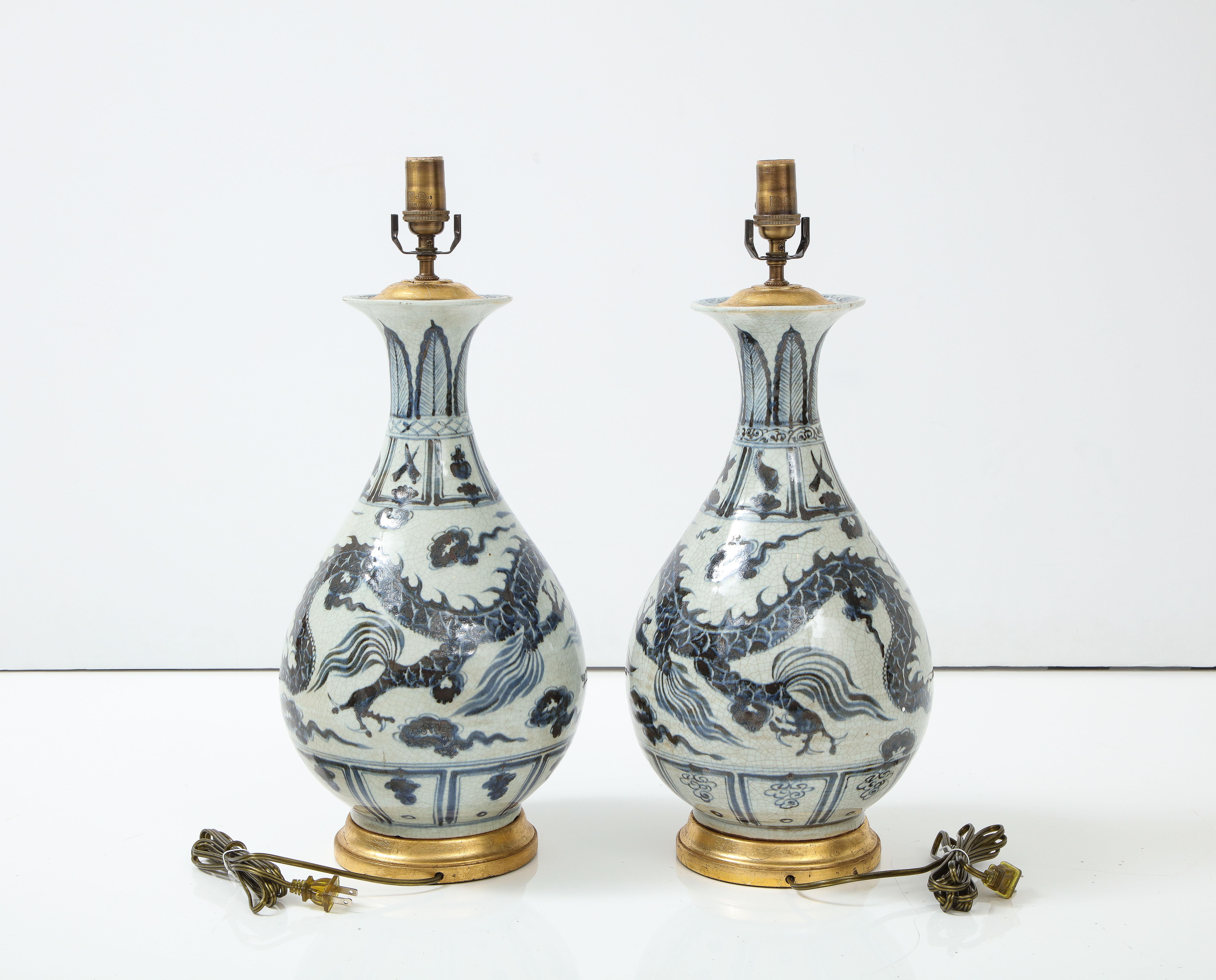 Pair of Blue and White Chinese Export Lamps 5