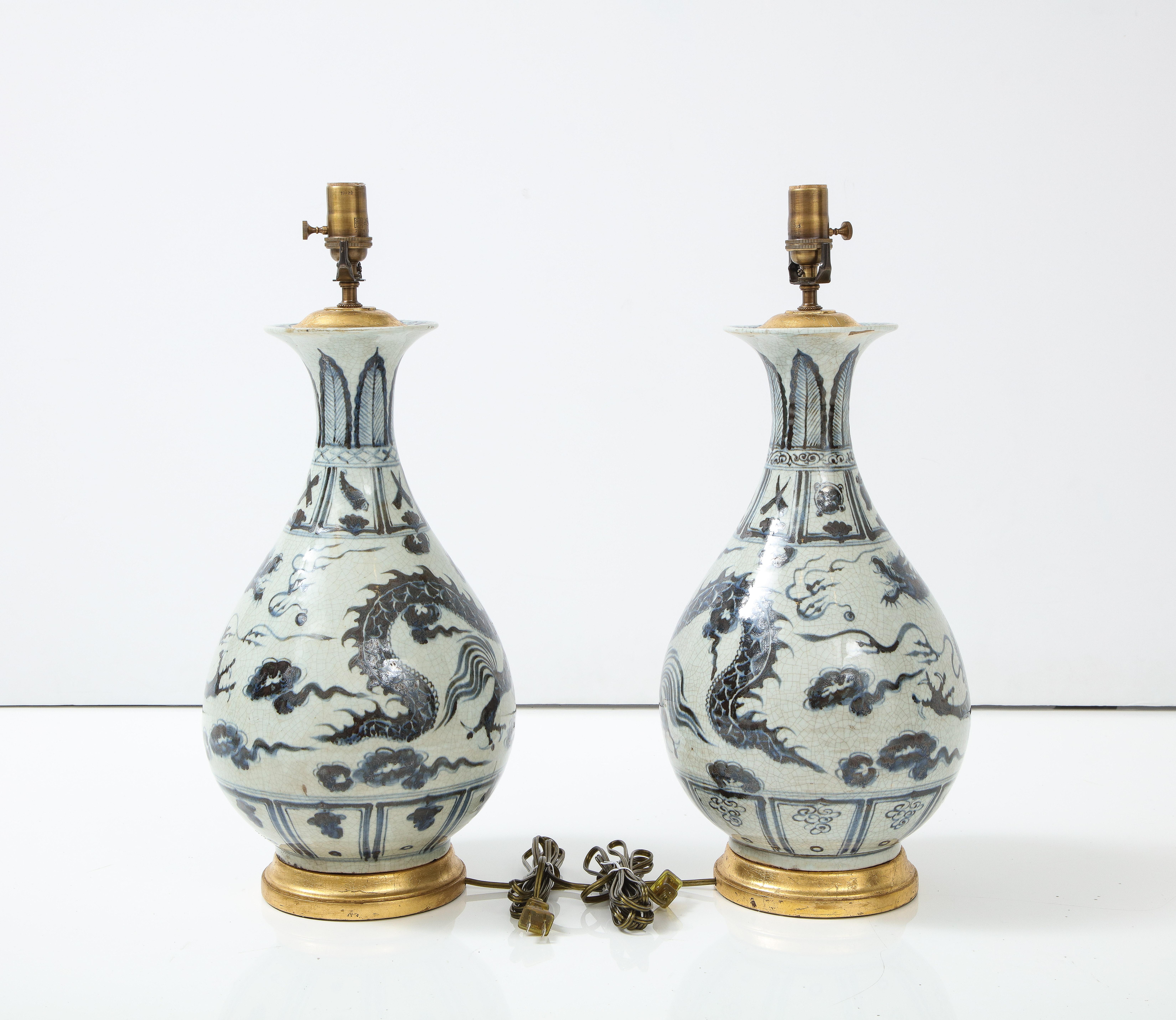 Pair of Blue and White Chinese Export Lamps 6