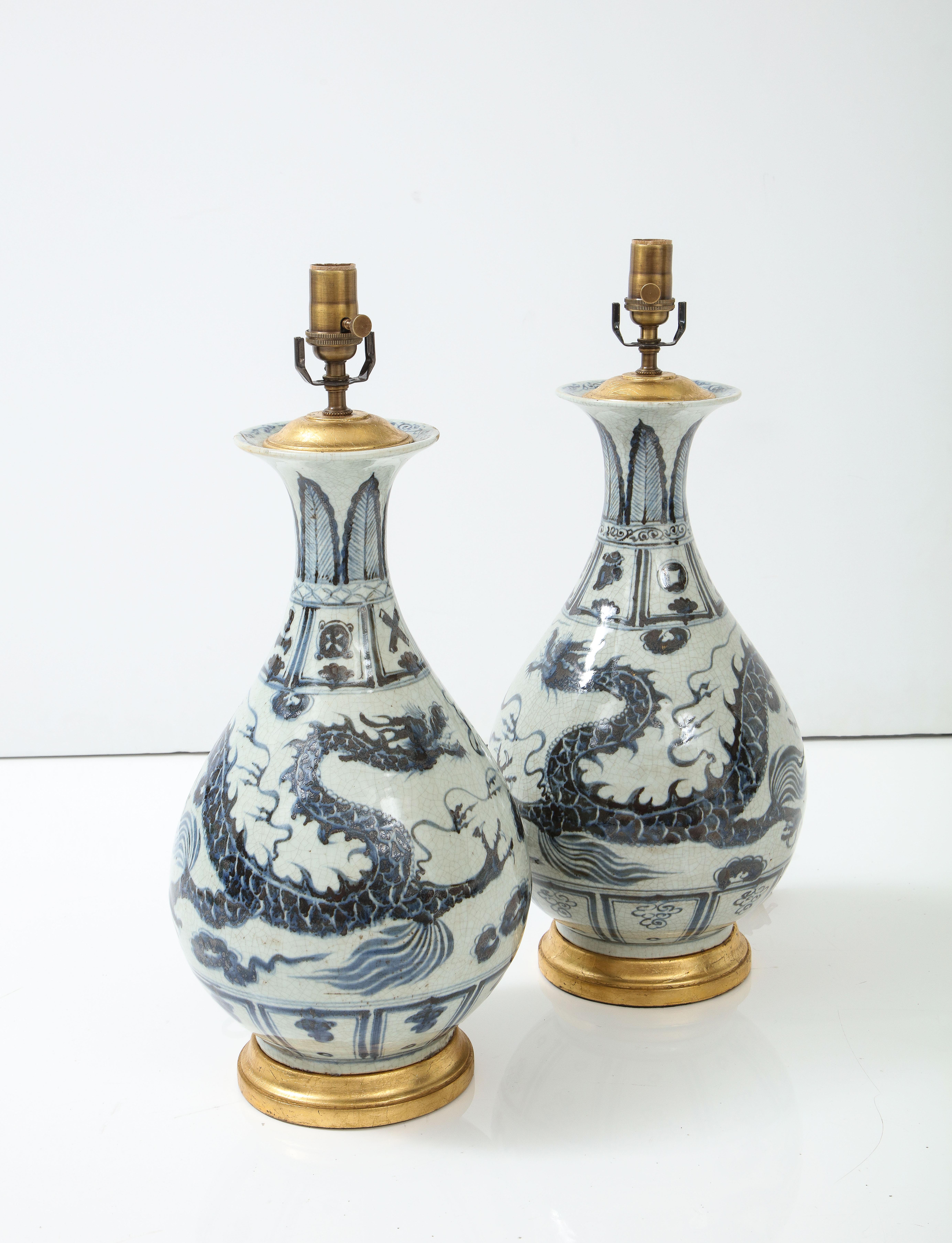Pair of Blue and White Chinese Export Lamps 4