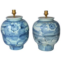 Paire de pieds de lampes chinoises en pot de gingembre bleu et blanc