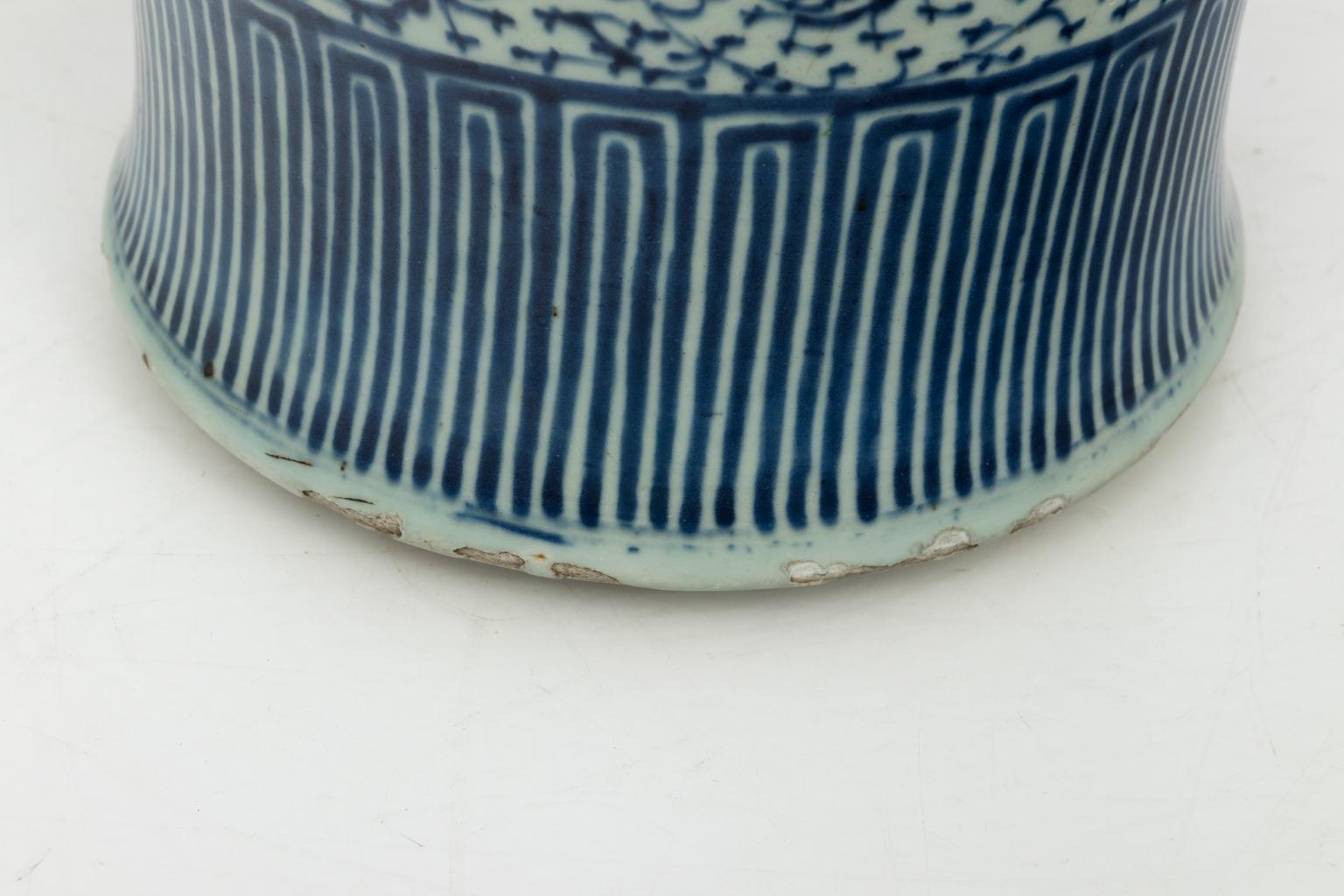 Pair of Blue and White Chinese Jar Lamps 7
