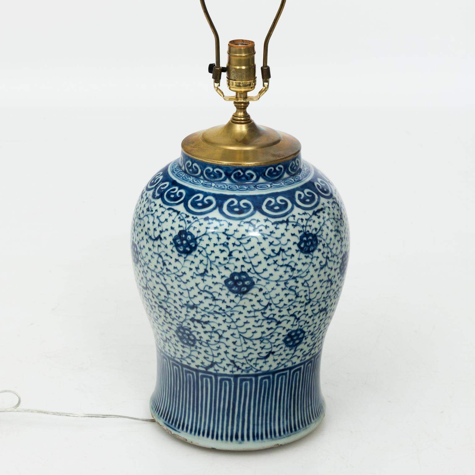 Pair of Blue and White Chinese Jar Lamps 10