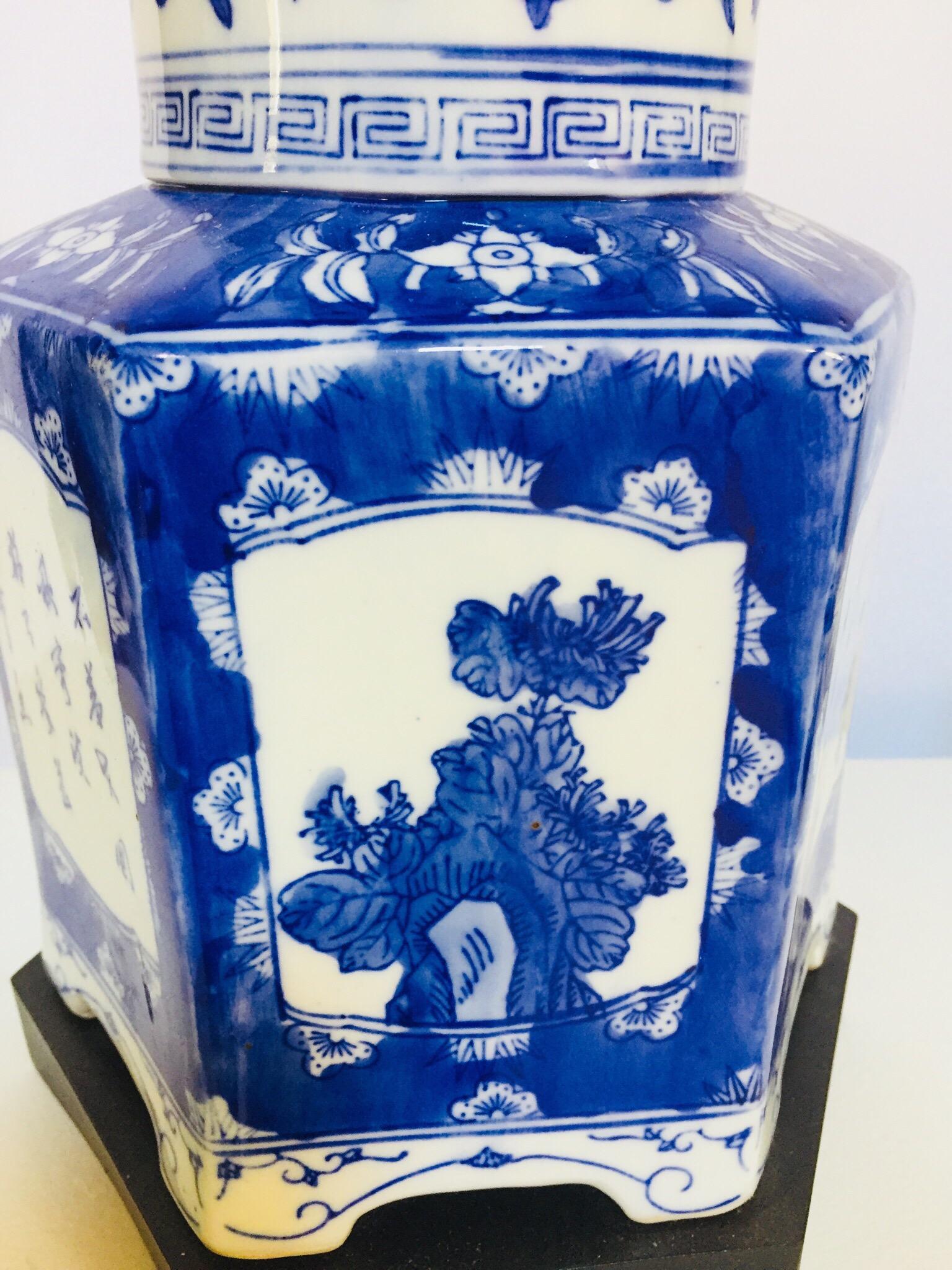 Chinoiserie Pair of Blue and White Chinese Porcelain Tea Canisters Table Lamps For Sale