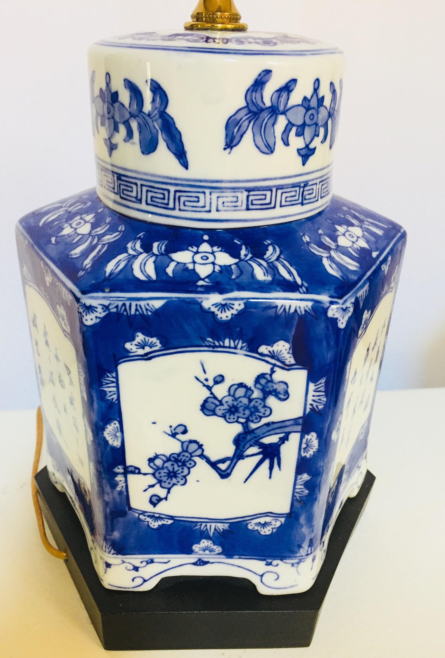 Pair of Blue and White Chinese Porcelain Tea Canisters Table Lamps In Good Condition For Sale In North Hollywood, CA