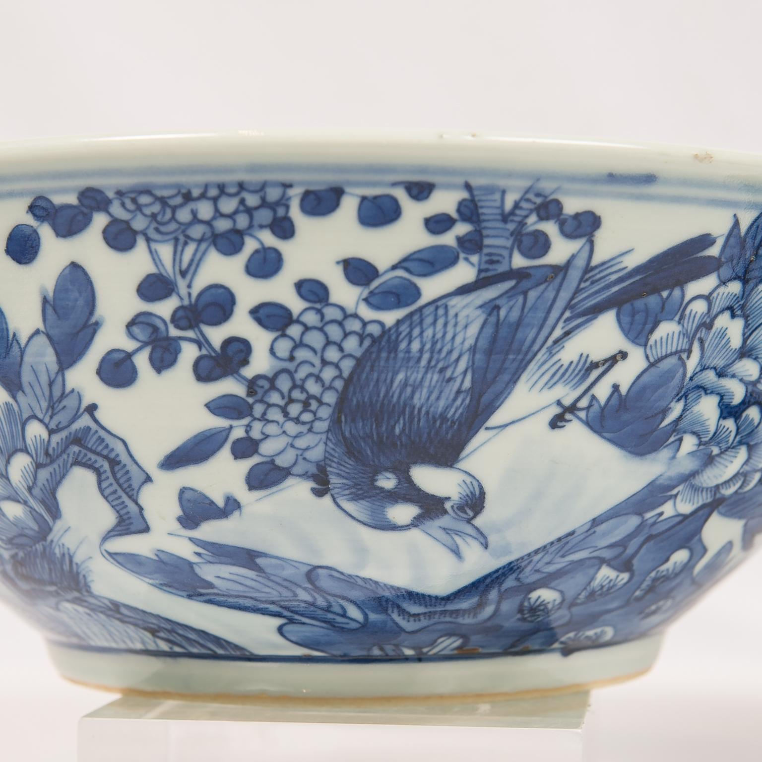 Paar blau-weiße chinesische Porzellanschalen, handbemalt aus der Qing-Dynastie, ca. 1880 3