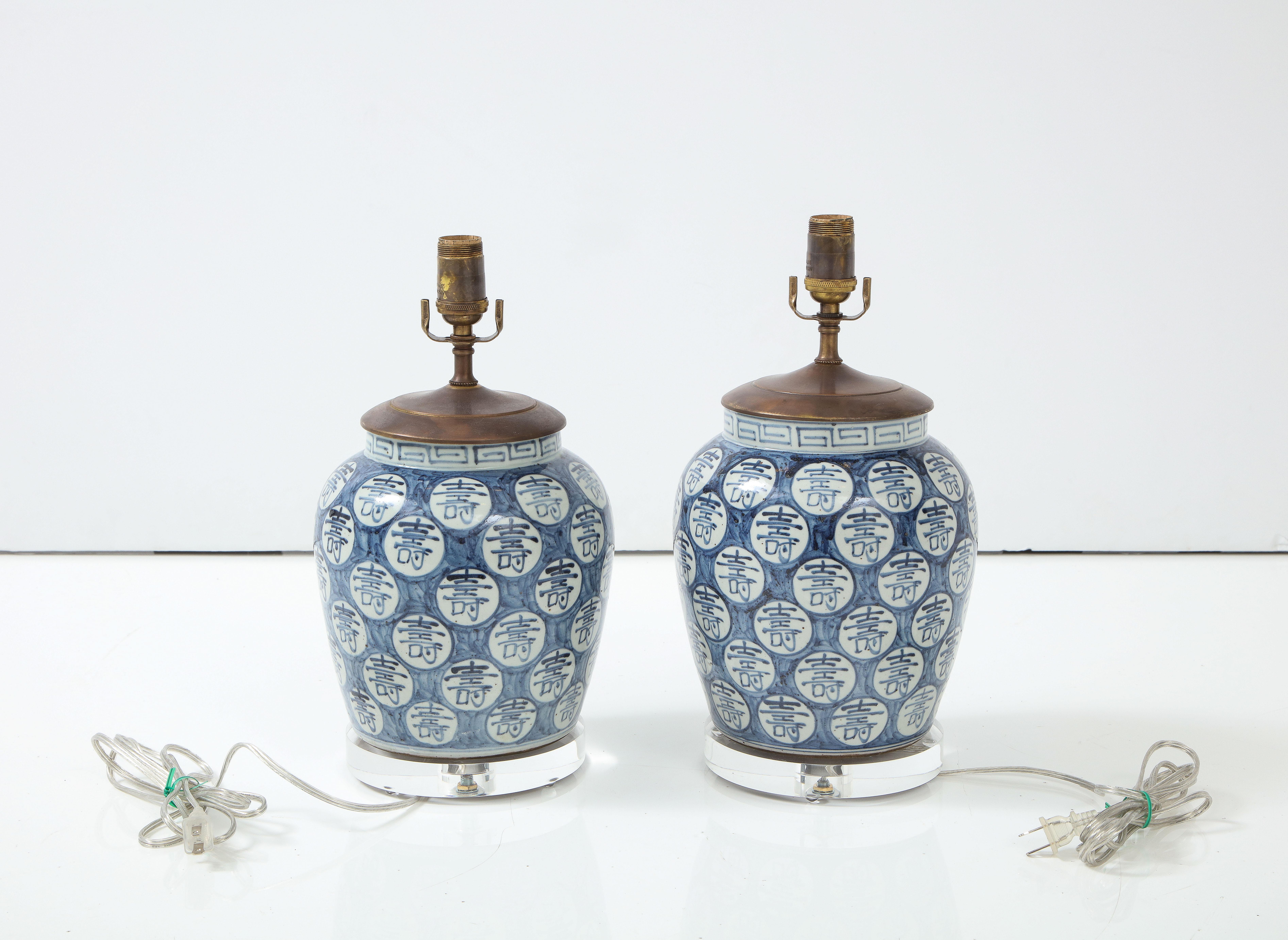 Pair of Blue and White Chinoiserie Lamps with Lucite Base 3