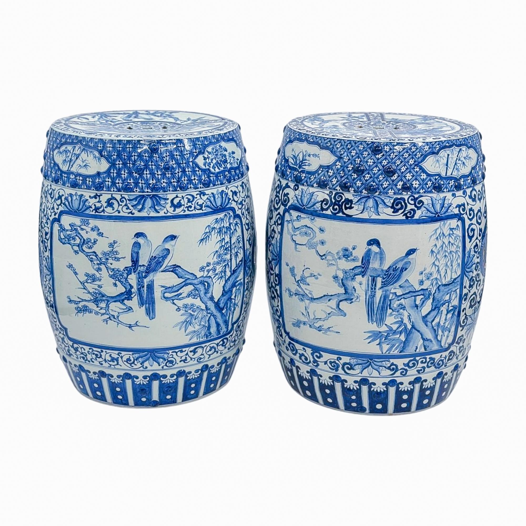 Chinese Export Pair of Blue and White Chinoiserie Porcelain Garden Stools For Sale