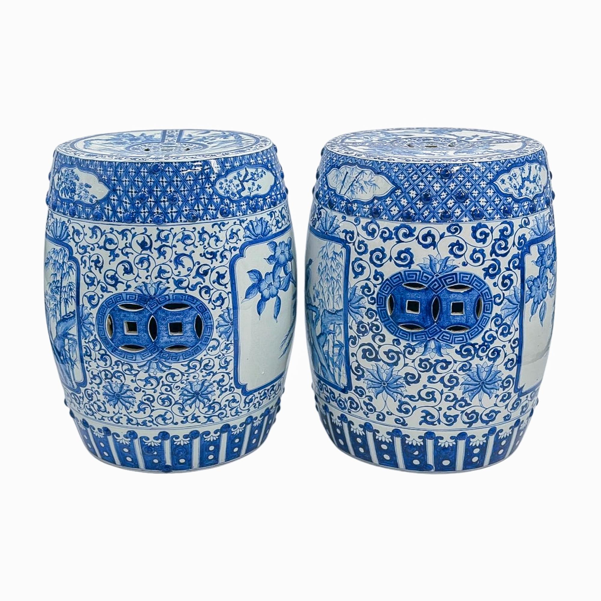 Pair of Blue and White Chinoiserie Porcelain Garden Stools In Good Condition For Sale In Sarasota, FL