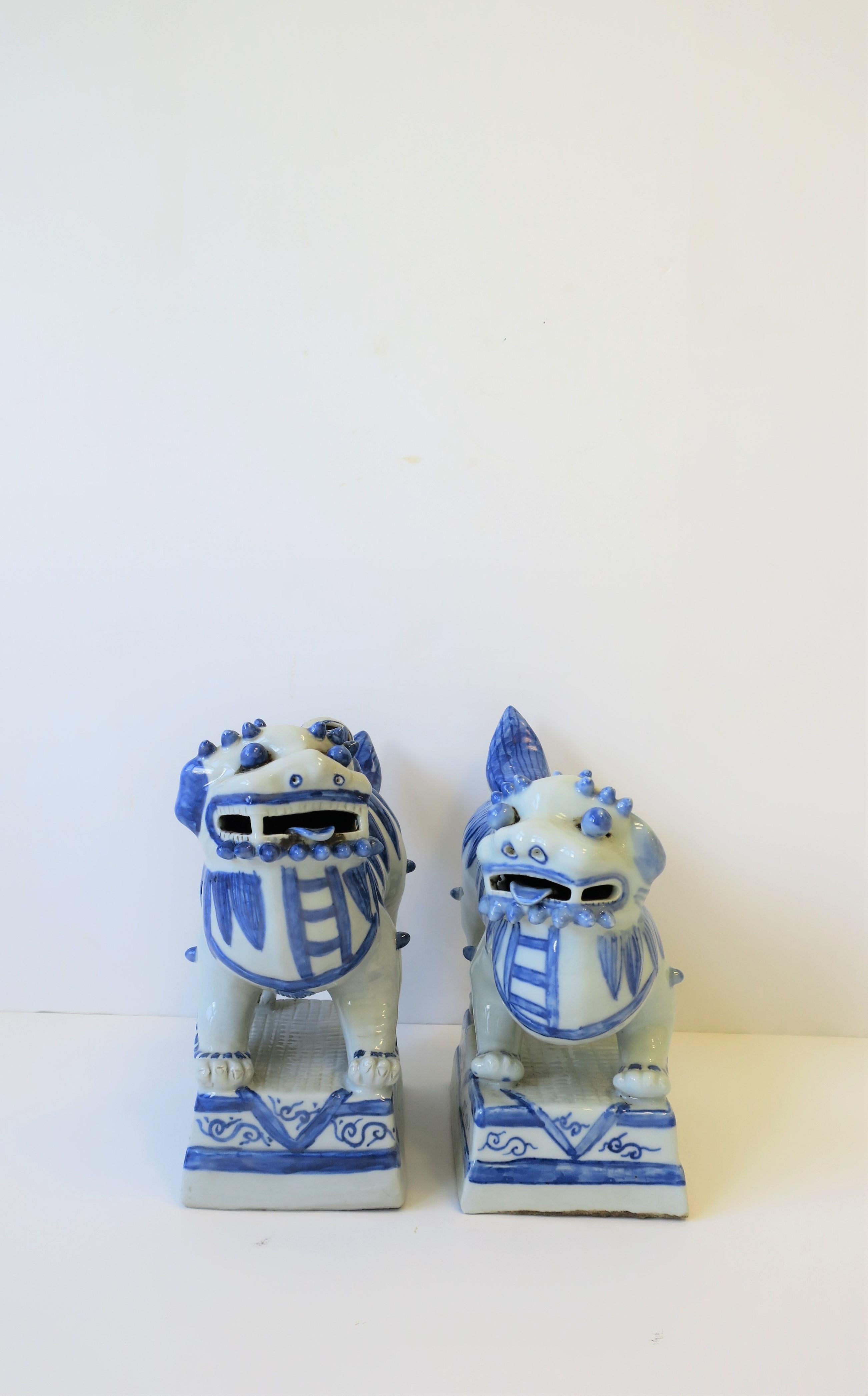 20th Century Pair of Blue and White Foo Dog or Lion Sculptures or Bookends