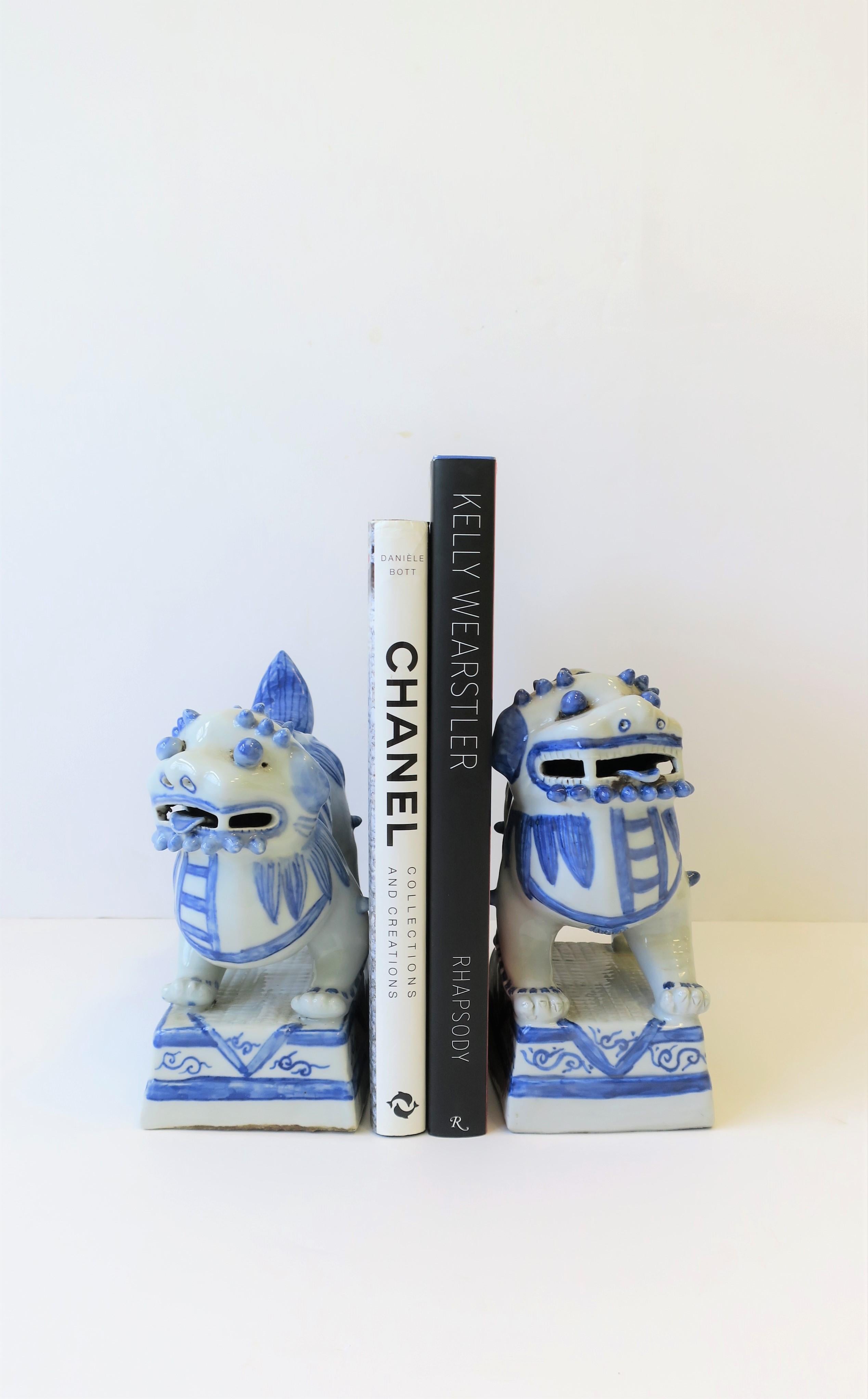 Ceramic Pair of Blue and White Foo Dog or Lion Sculptures or Bookends