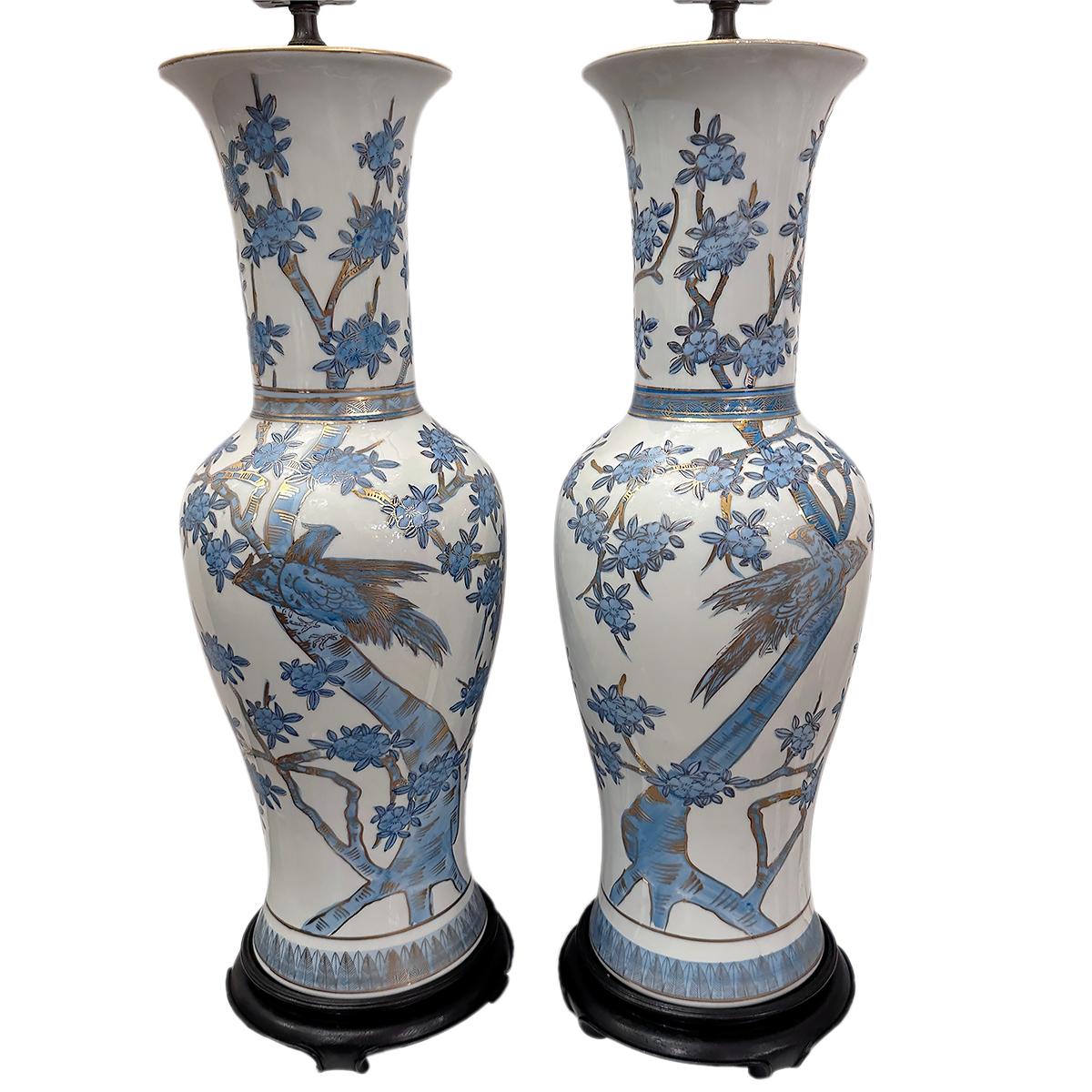 Pair of American circa 1950's Chinoiserie blue and white porcelain lamps.

Measurements:
Height of body: 23