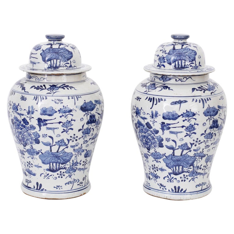 Pair of Blue and White Porcelain Ginger Jars For Sale