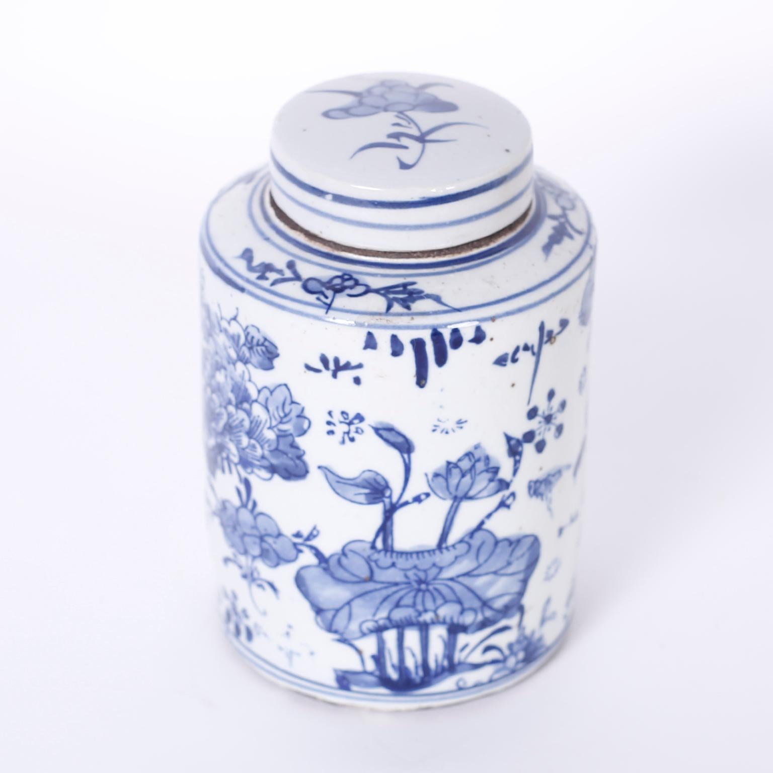 Chinese Pair of Blue and White Porcelain Jars