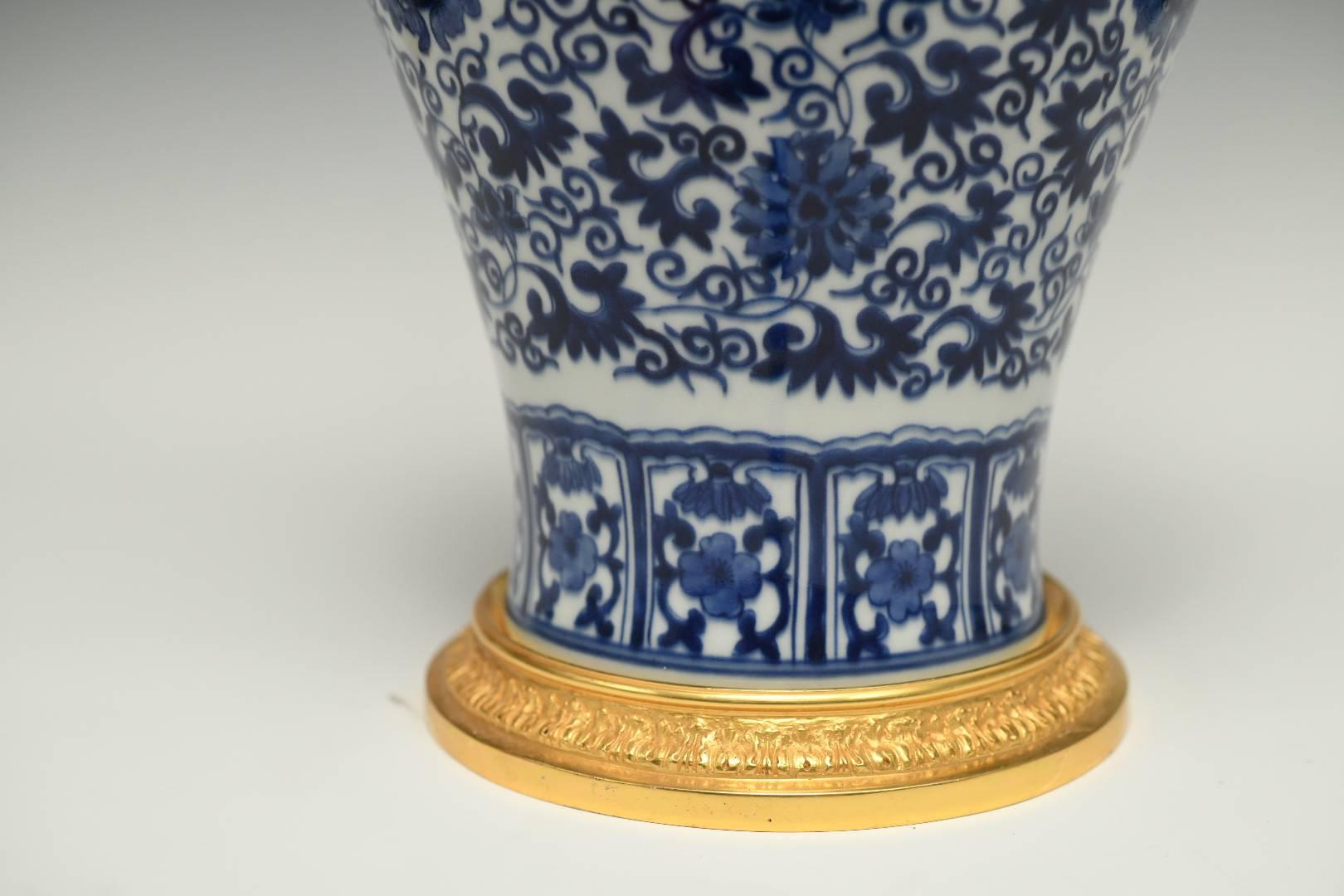 Porcelaine Paire de lampes en porcelaine bleue et blanche