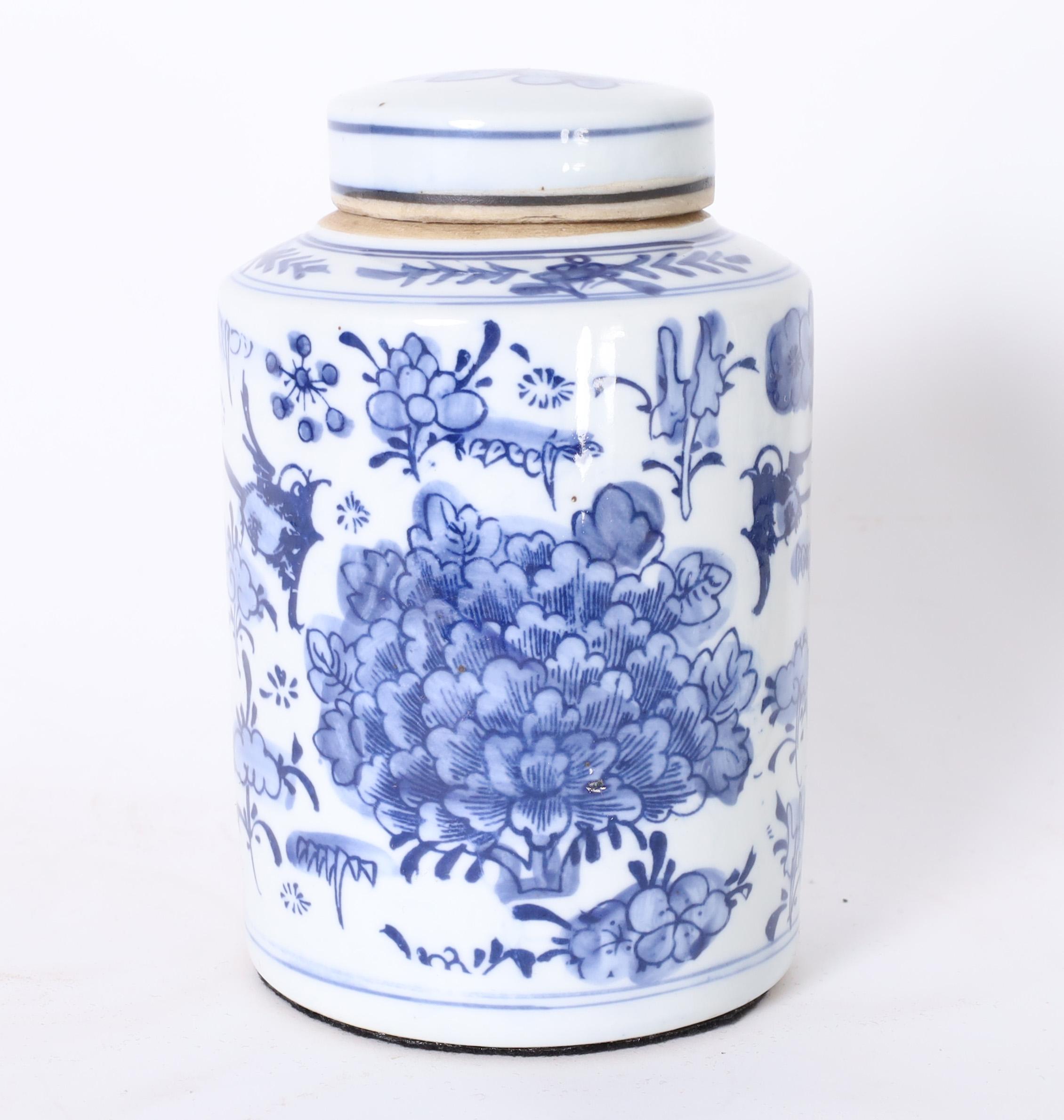 Pair of Blue and White Porcelain Lotus Ginger Jars In Good Condition For Sale In Palm Beach, FL