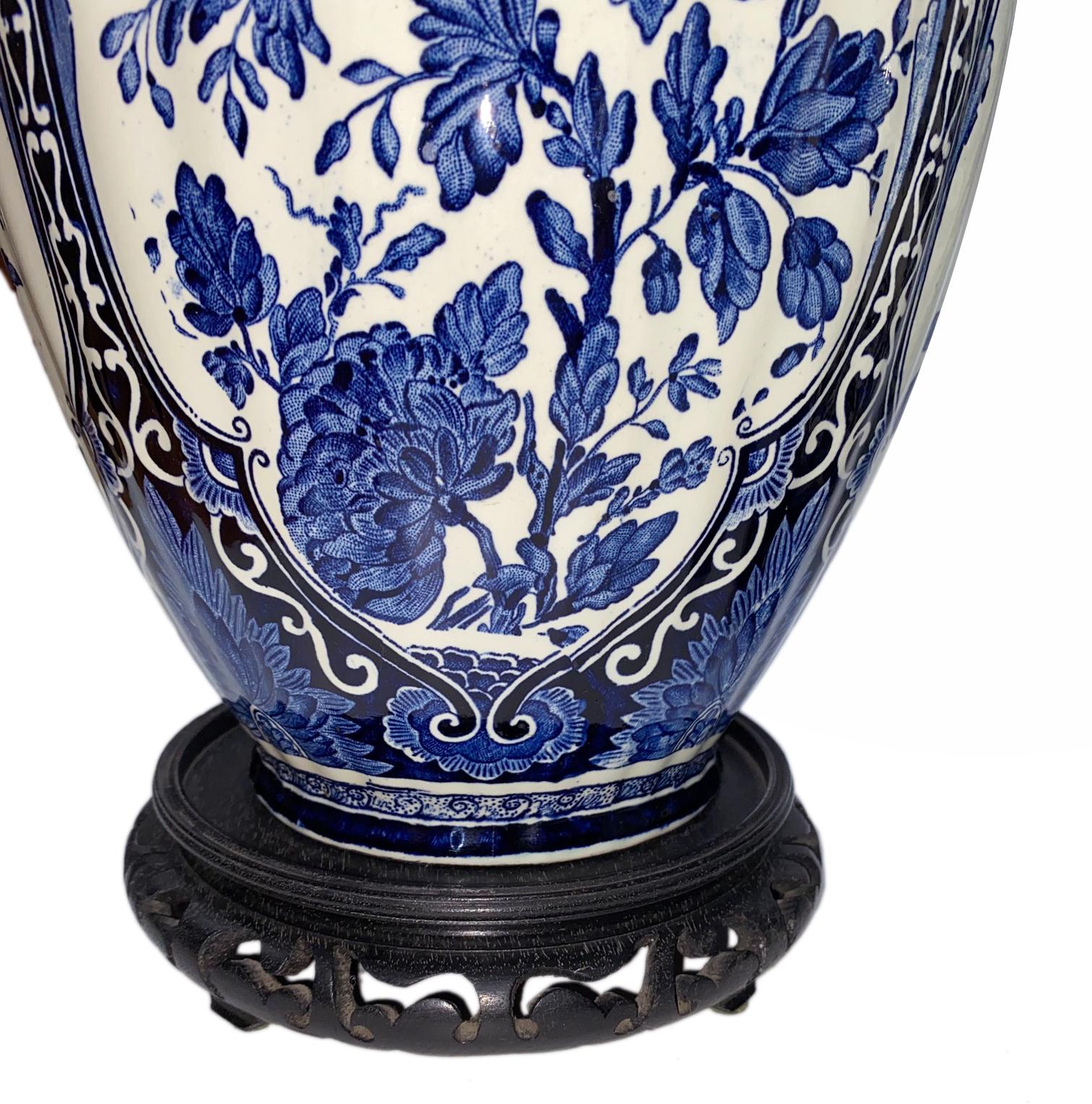 Début du 20ème siècle Paire de lampes de table en porcelaine bleue et blanche en vente