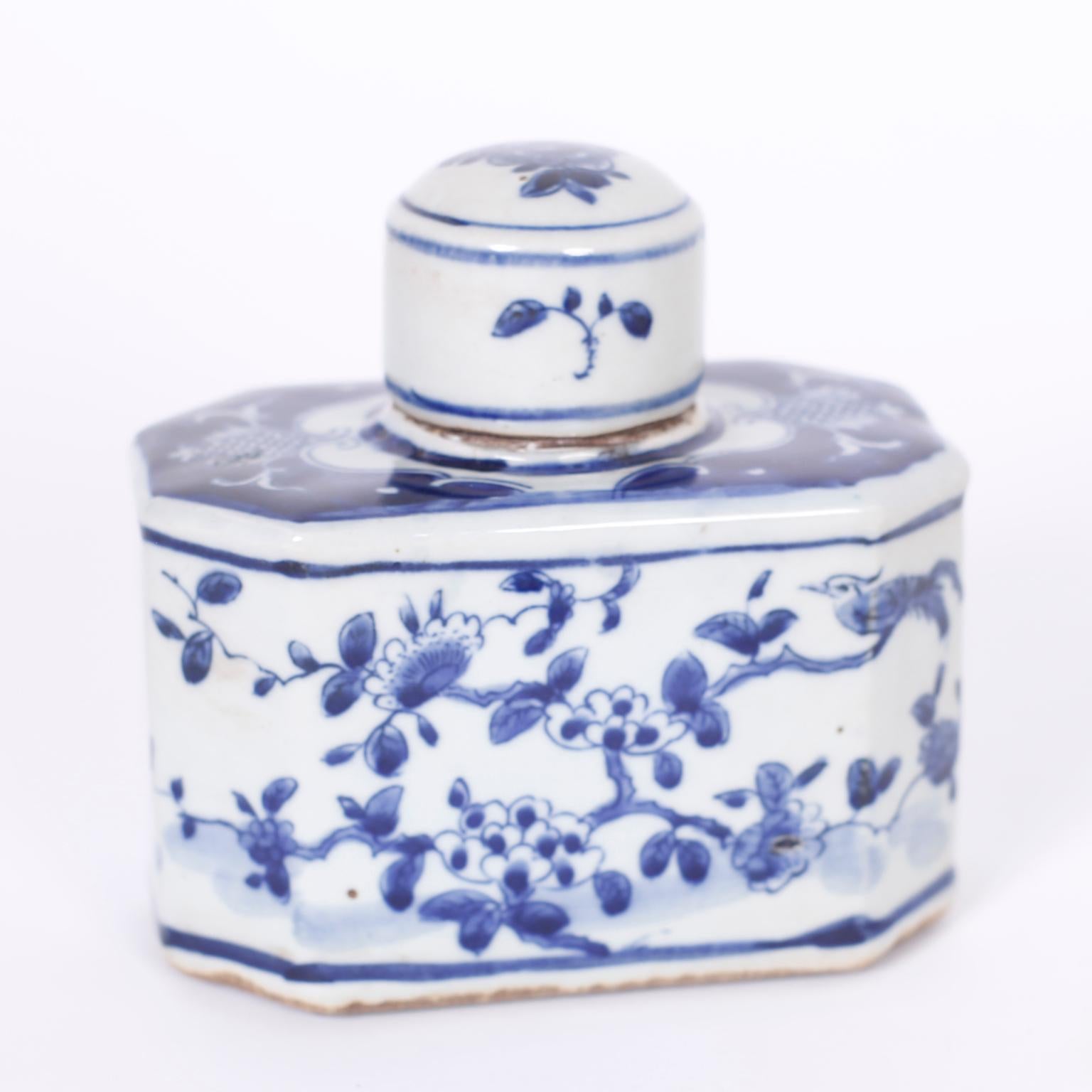 Chinoiserie Pair of Blue and White Porcelain Tea Caddies with Flowers For Sale