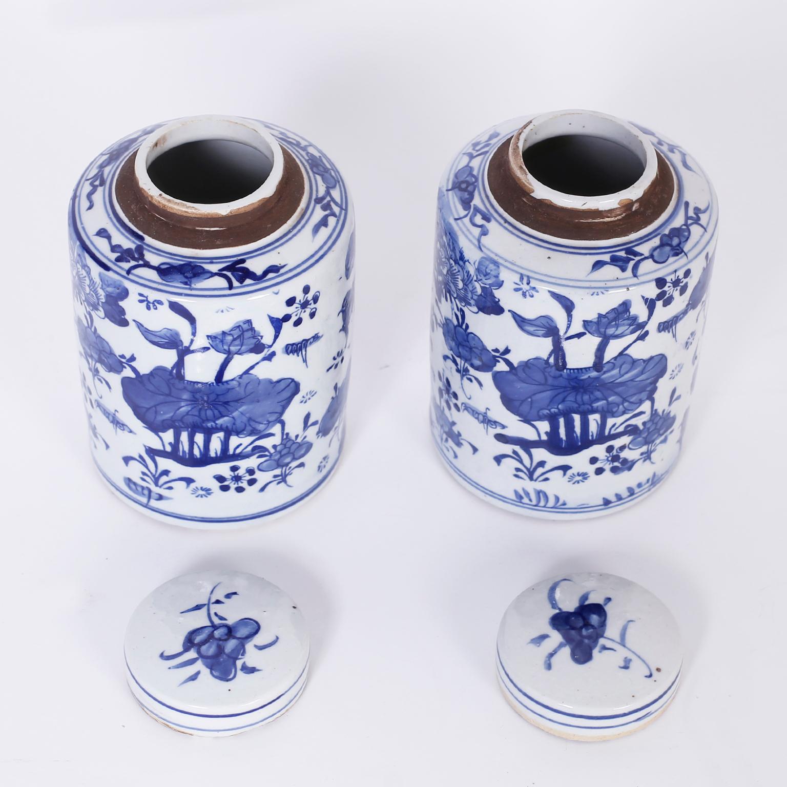 Pair of Blue and White Porcelain Tea Jars In Good Condition For Sale In Palm Beach, FL