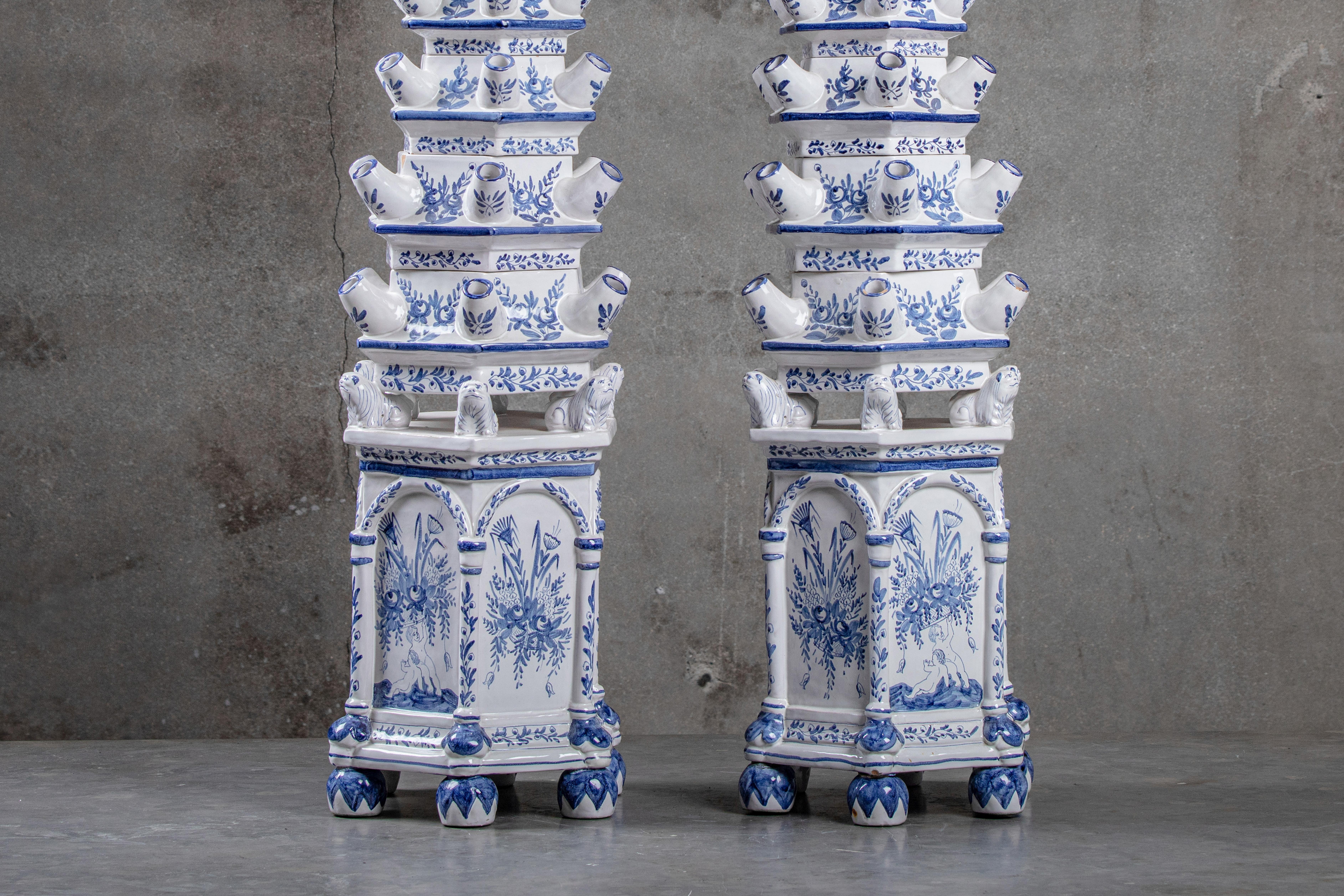 Pair of Blue and White Porcelain Tulipieres In Good Condition In Los Angeles, CA