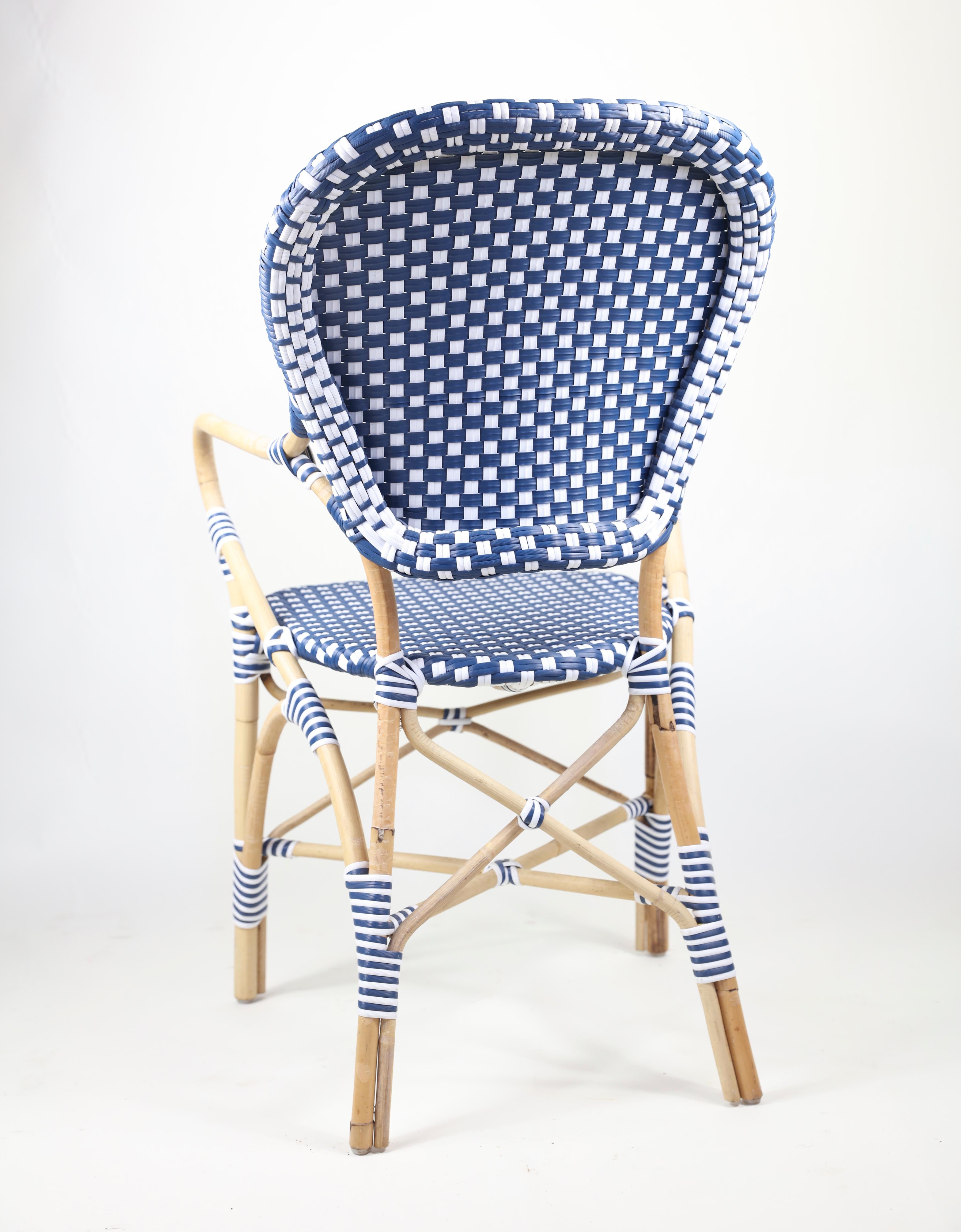 Pair of Blue and White Serena & Lily Woven Chairs In Excellent Condition In Bridgehampton, NY