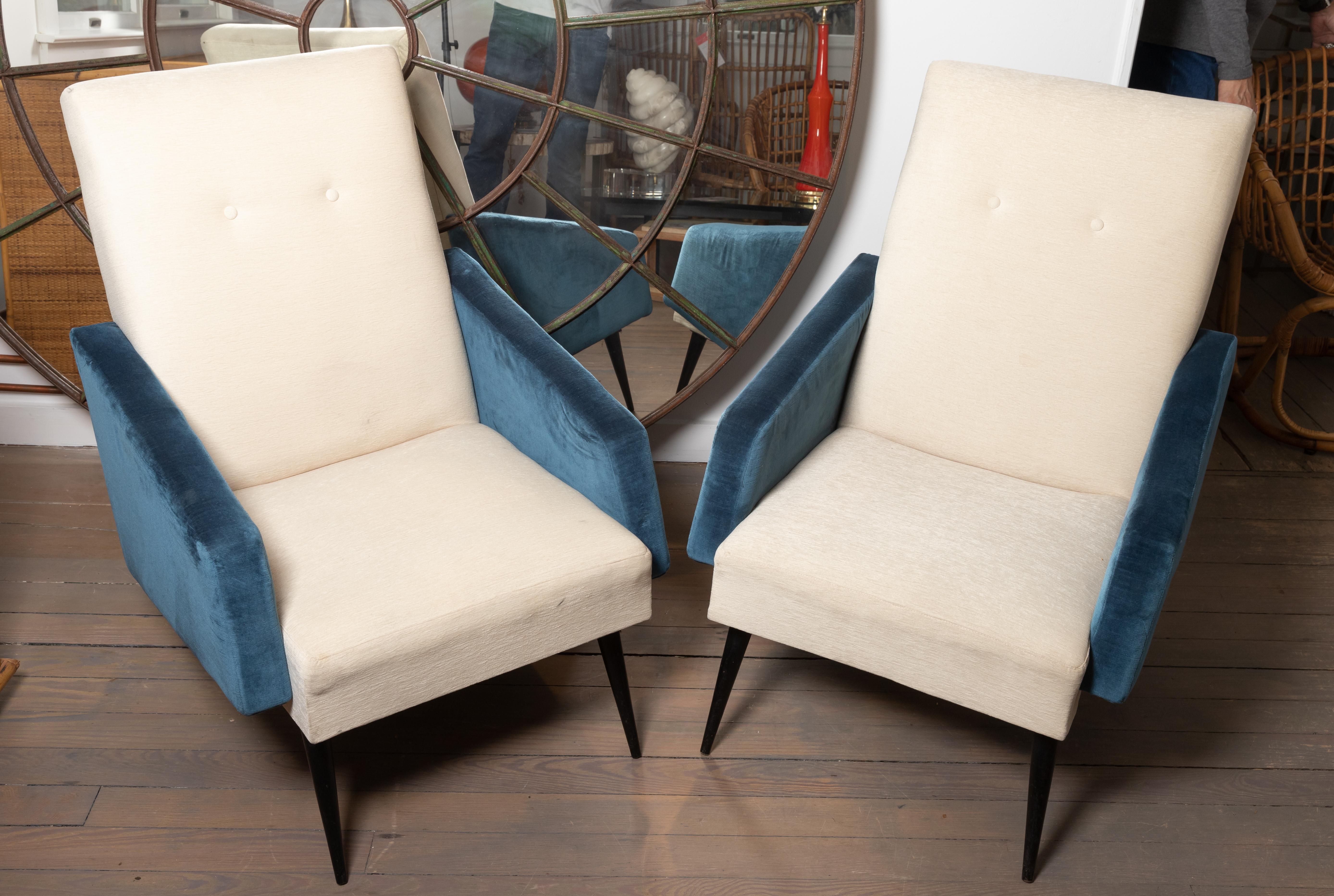 Pair of Blue and White Upholstered Armchairs In Good Condition In Bridgehampton, NY