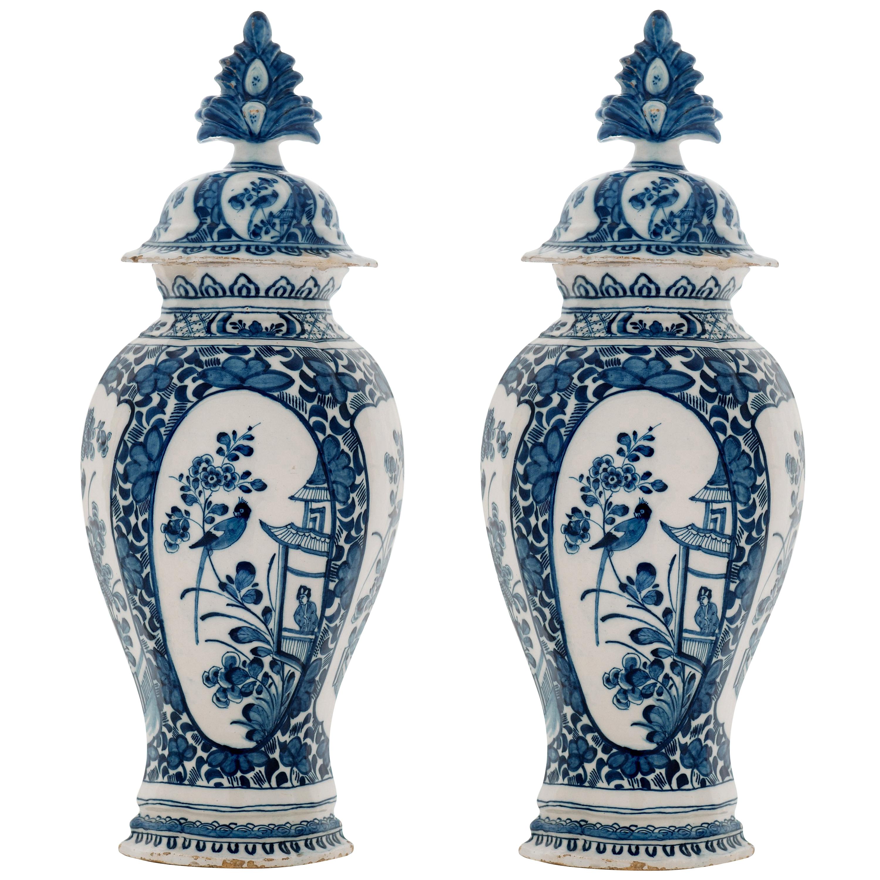 Pair of Blue and White Vases with Lid in Dutch Delftware For Sale