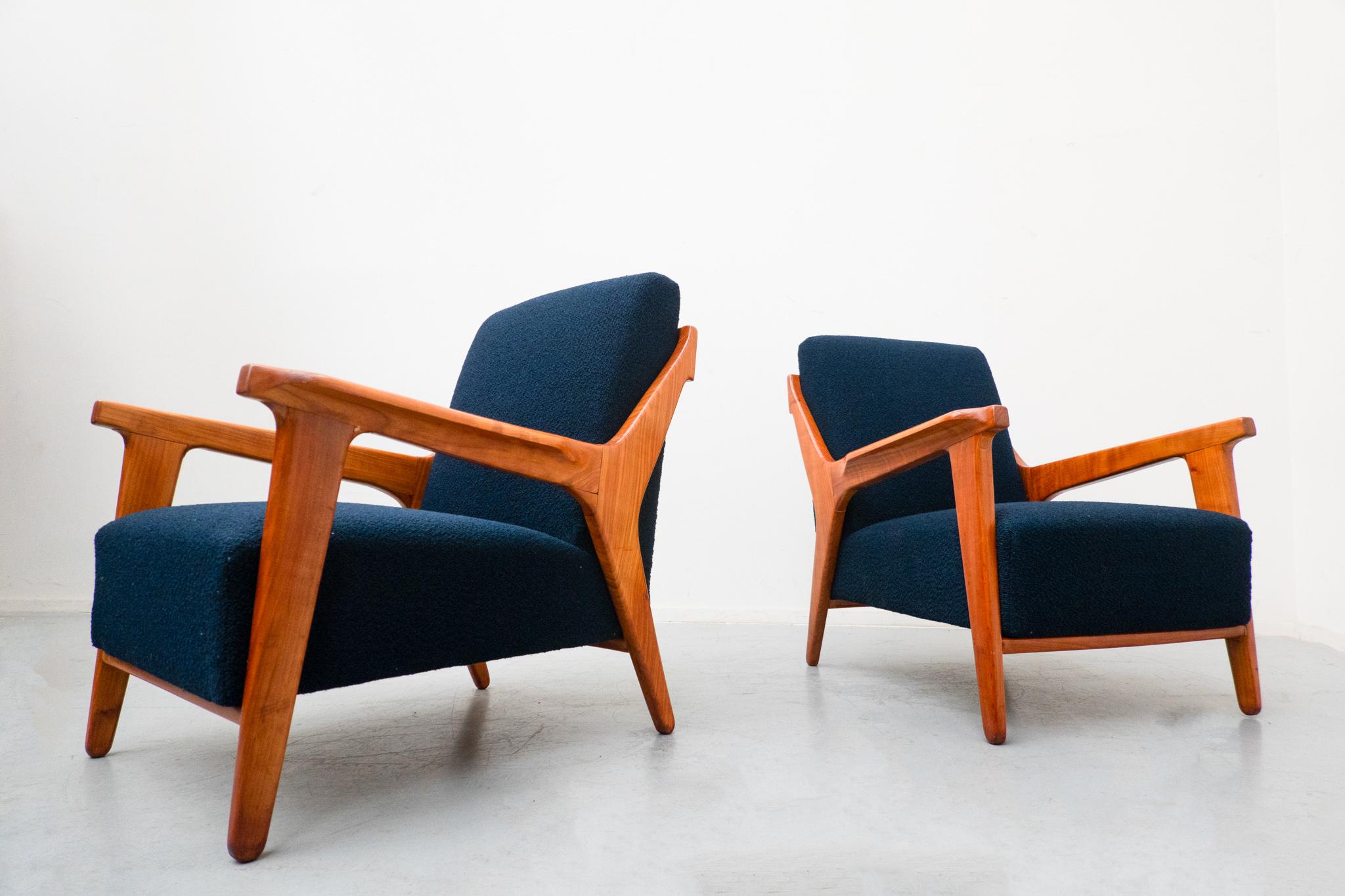 Mid-Century Modern Pair of Blue Armchairs attributed to Melchiorre Bega, Cherry Wood, Italy For Sale
