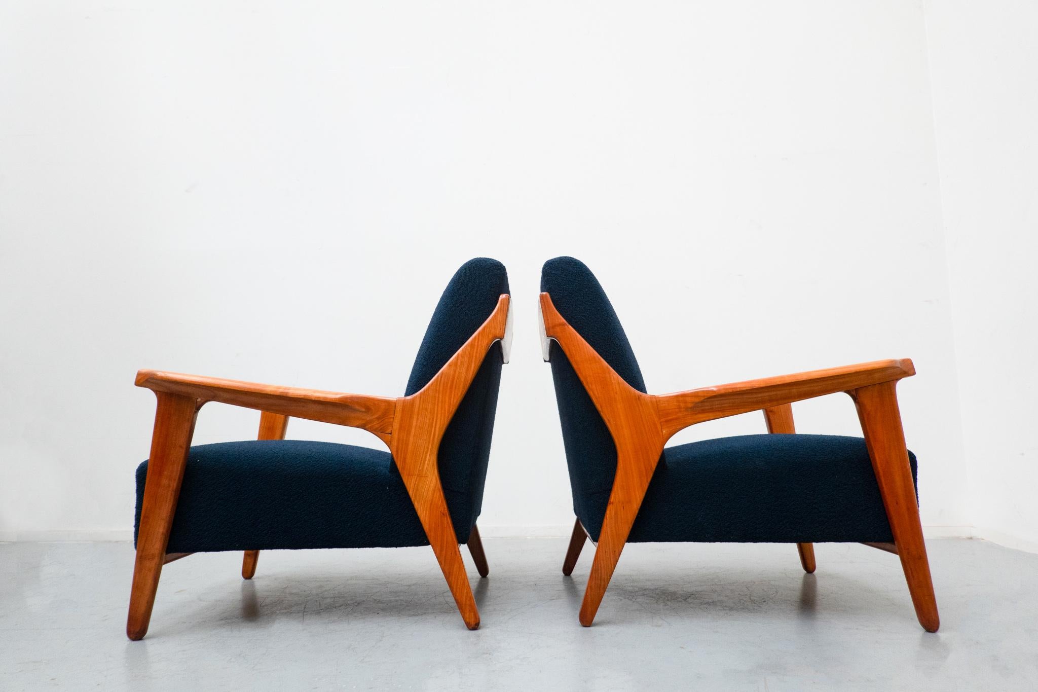 Italian Pair of Blue Armchairs attributed to Melchiorre Bega, Cherry Wood, Italy For Sale