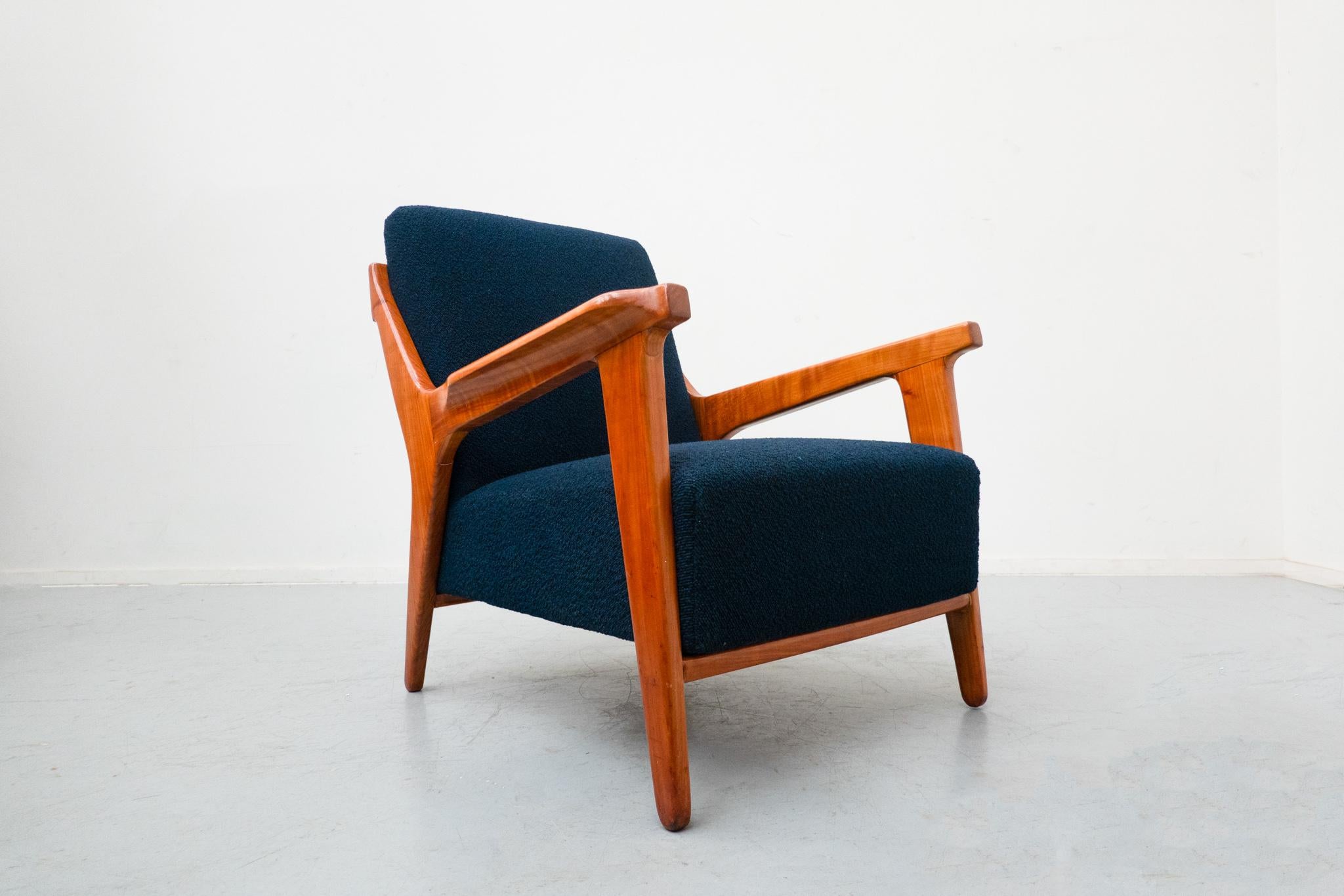 20th Century Pair of Blue Armchairs attributed to Melchiorre Bega, Cherry Wood, Italy For Sale
