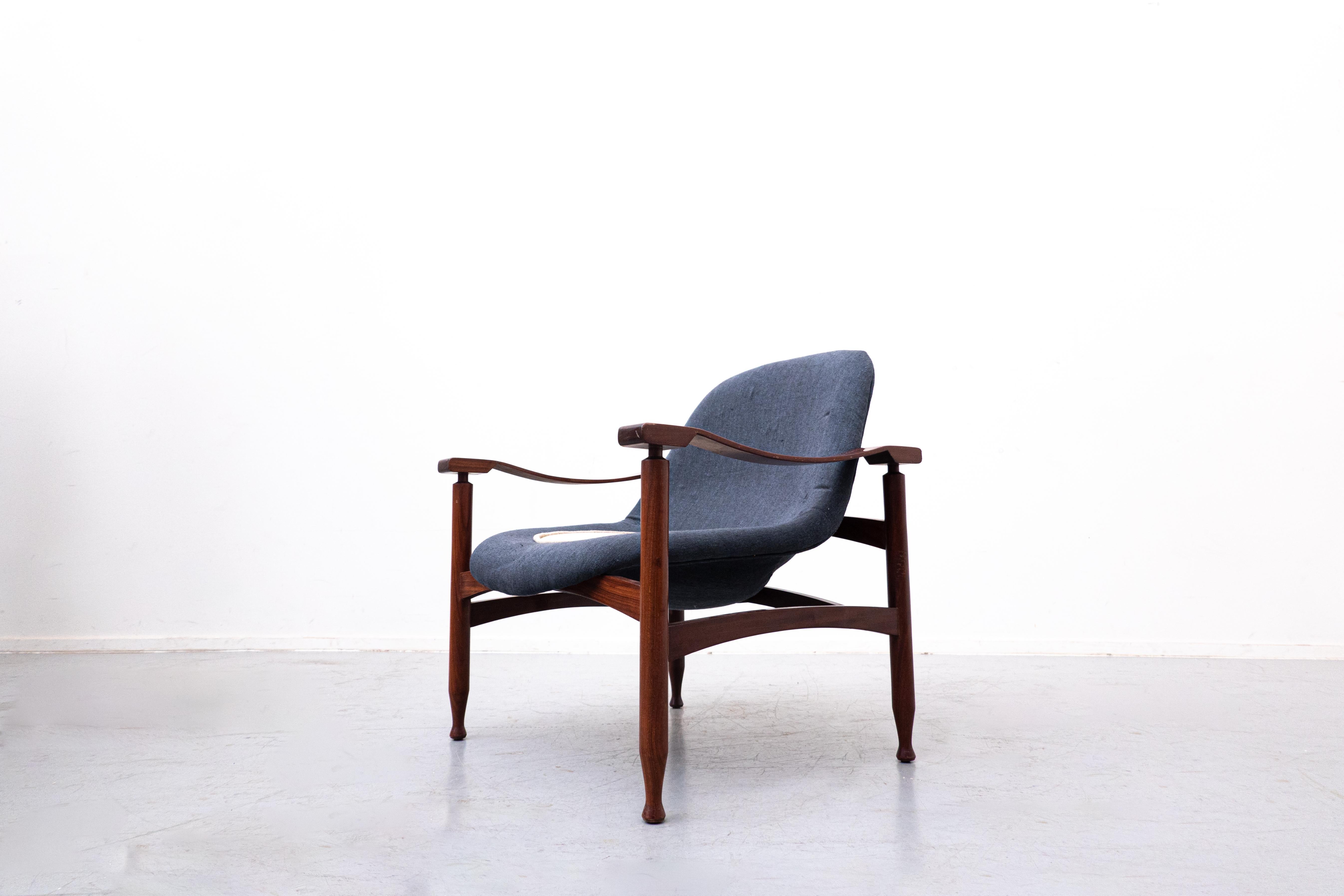 Pareja de Sillones Azules , Madera y Tela, italia, 1960 Moderno de mediados de siglo en venta