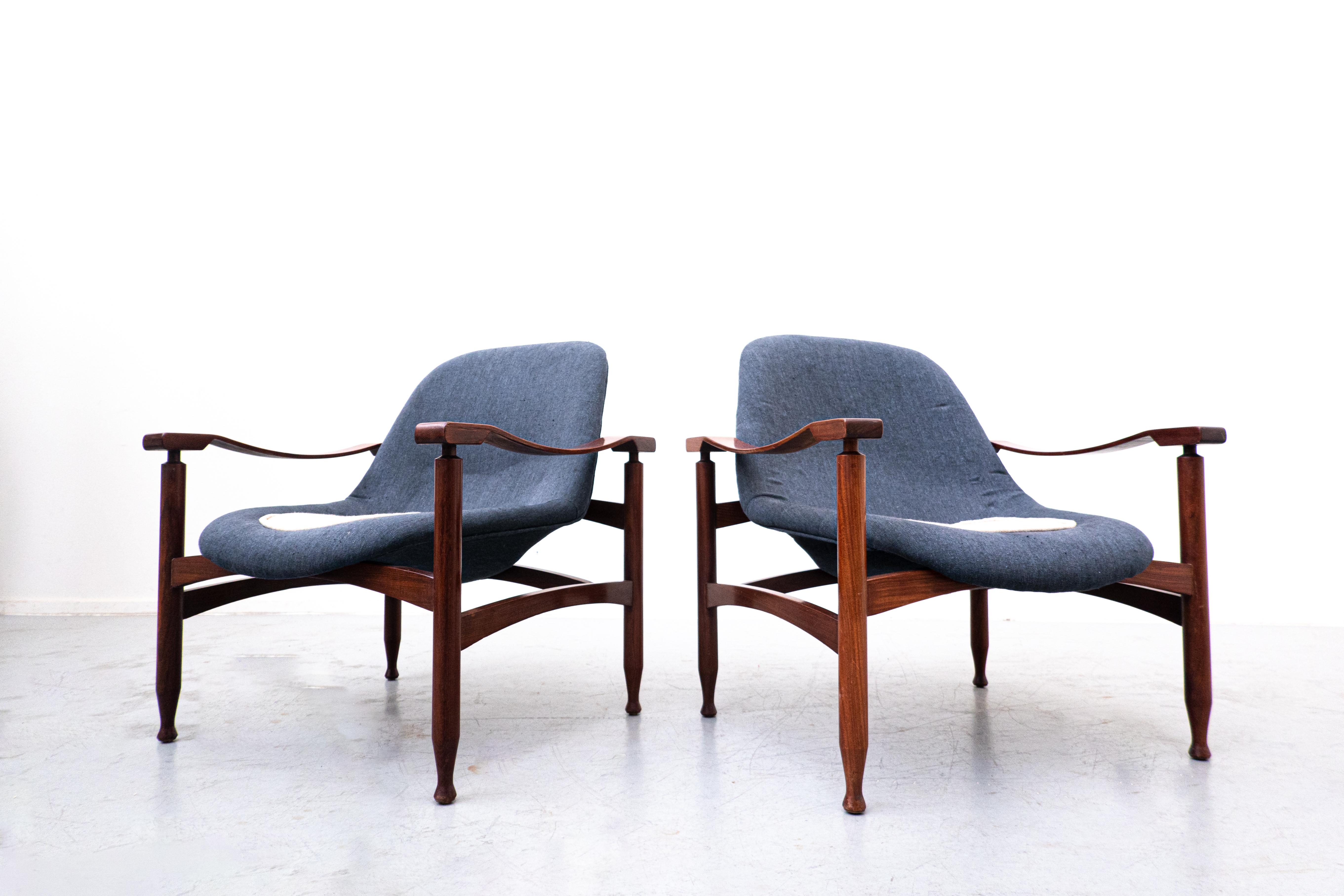 Italian Pair of Blue Armchairs by Jorge Zalszupin, Wood and Fabric, Brasil, 1960s For Sale