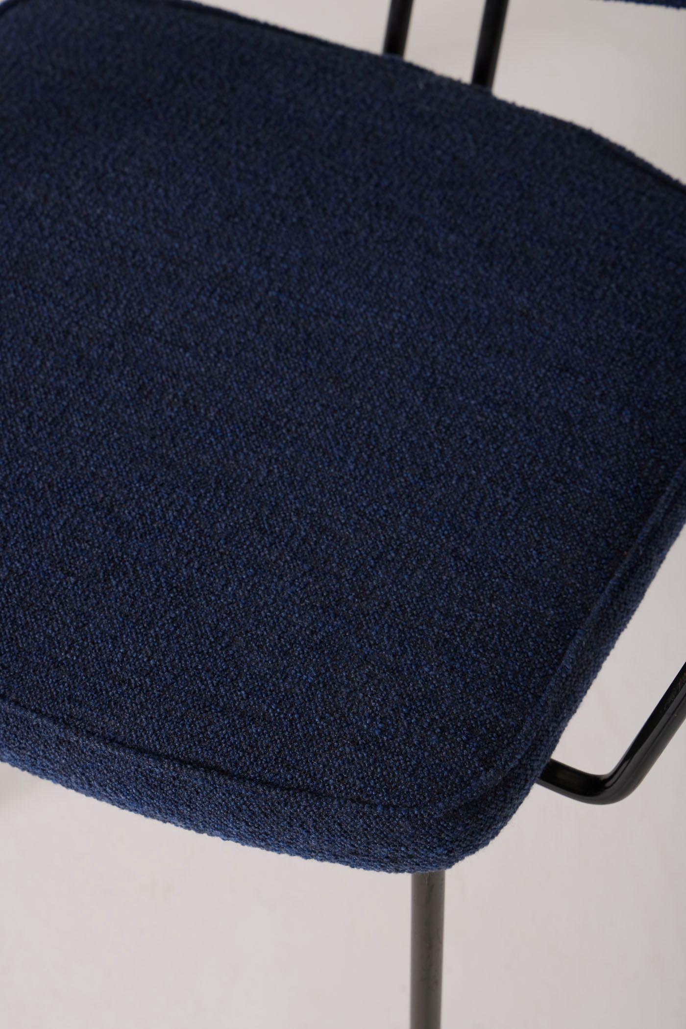 Paire de fauteuils bleus de Rudolf Wolf en vente 6