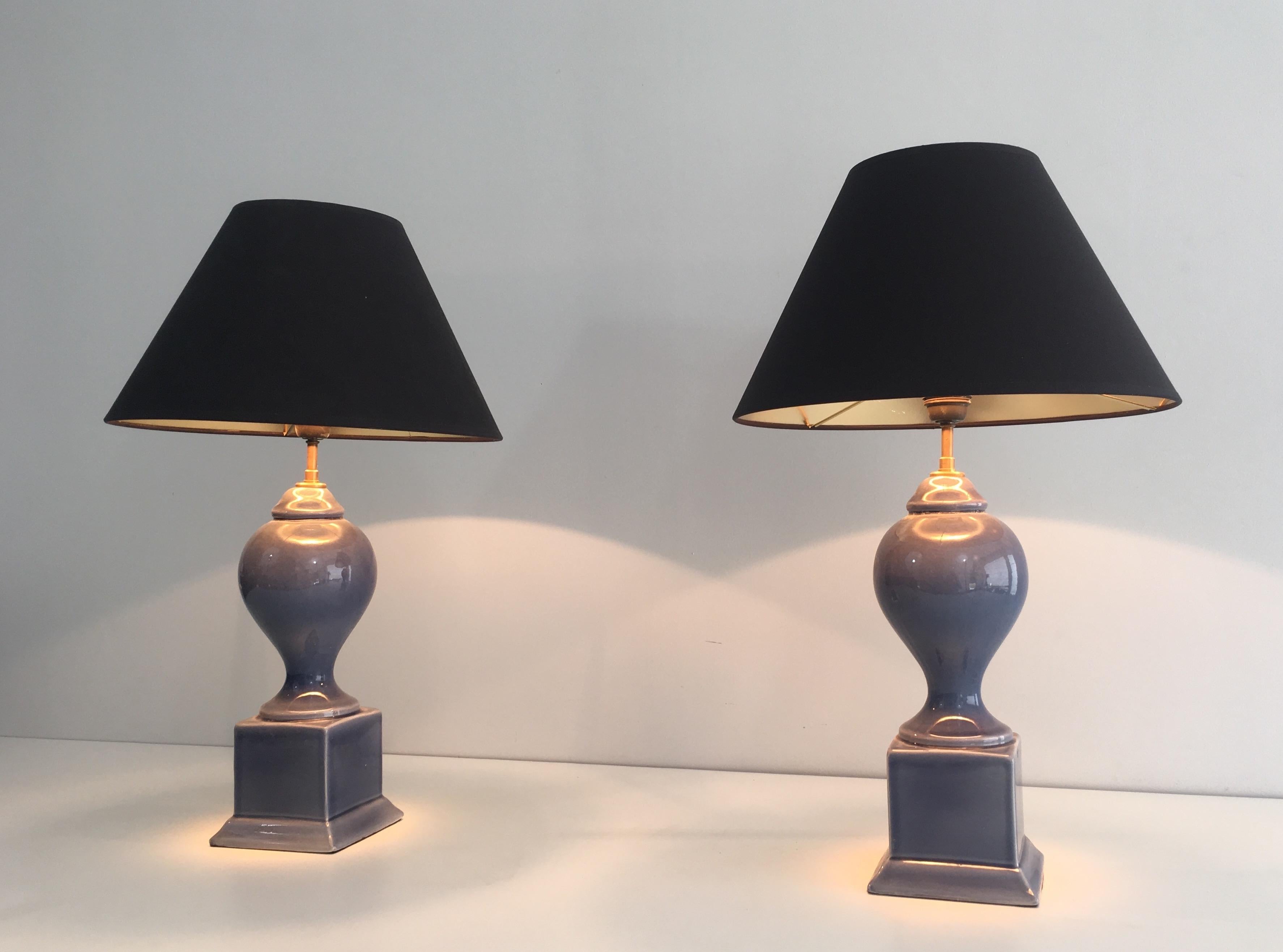 Paire de lampes de table à balustre en céramique bleue, françaises, vers 1970 en vente 5