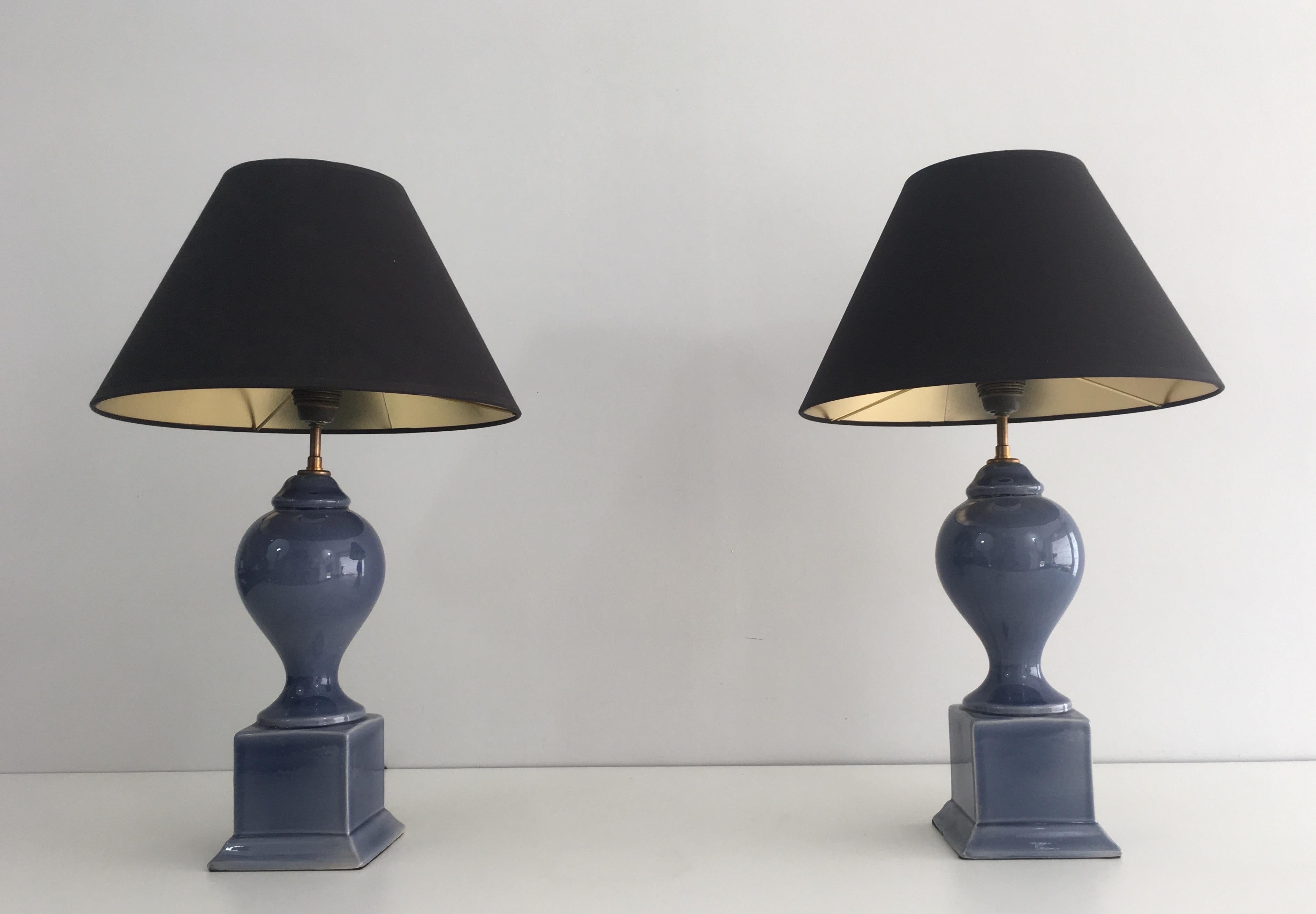 Paire de lampes de table à balustre en céramique bleue, françaises, vers 1970 en vente 12