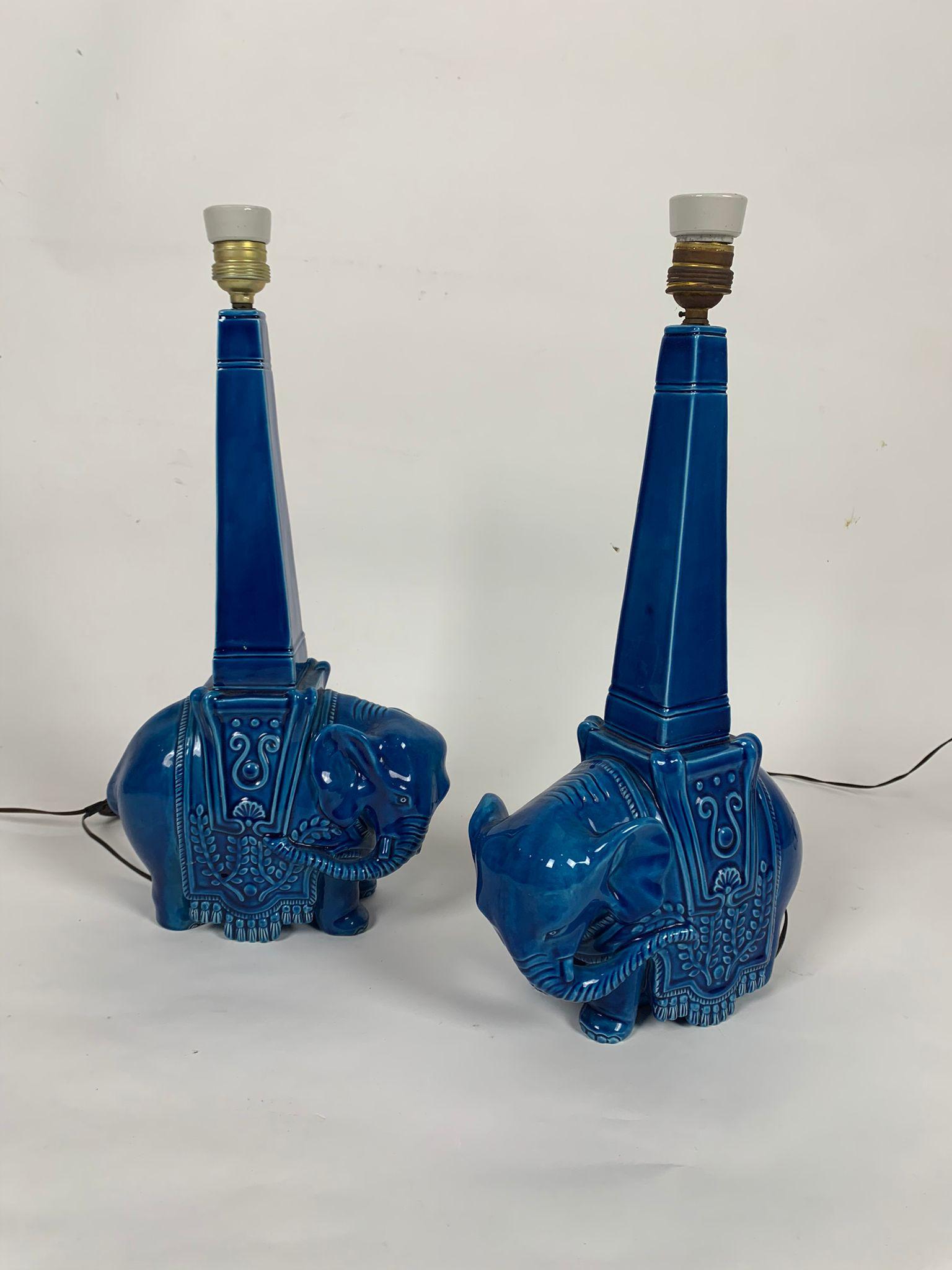 Pair of blue ceramic table lamps representing elephants, Italy, 1960s In Good Condition For Sale In Milano, IT
