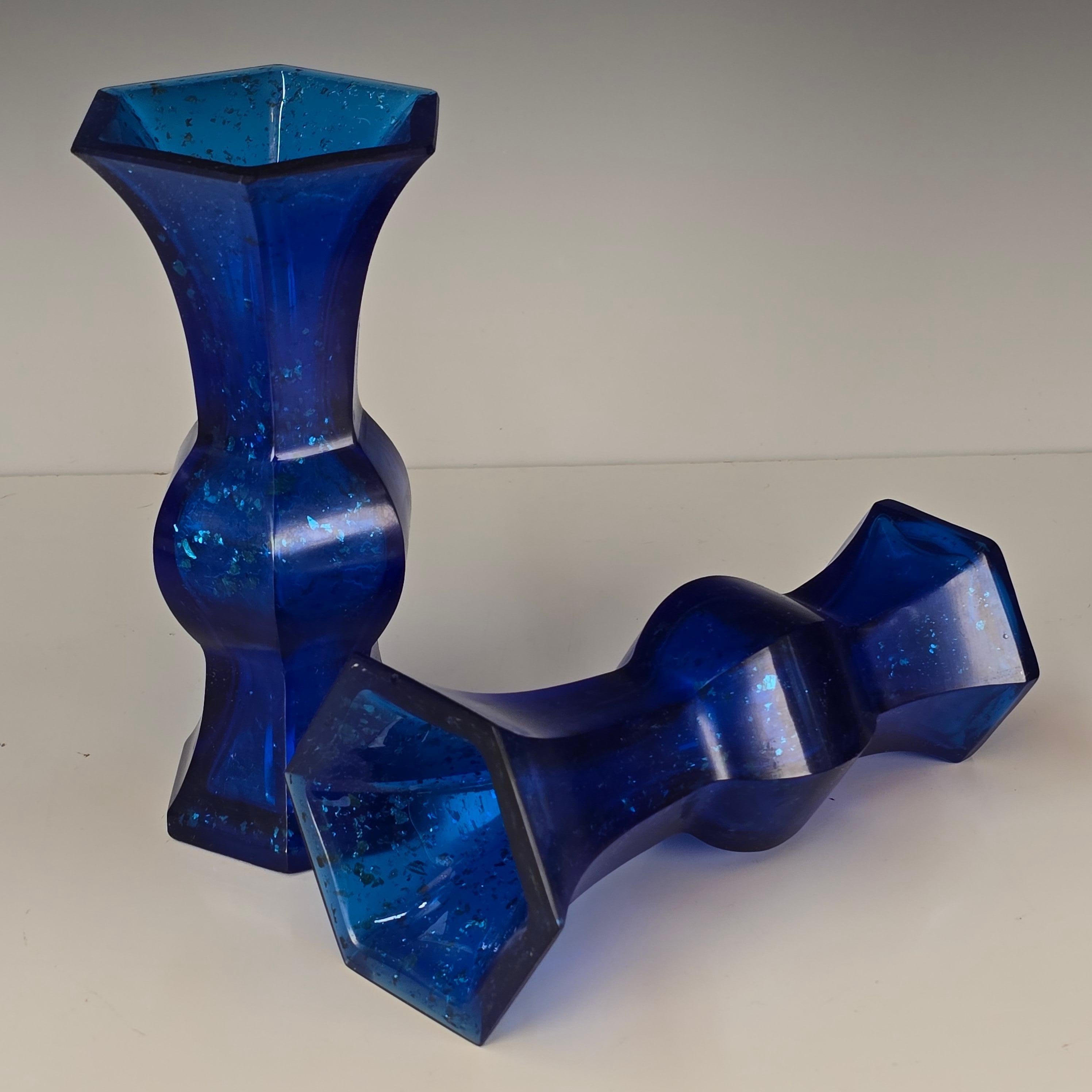 Coppia di vasi cinesi in vetro blu di Pechino con inclusioni d'argento in vendita 3