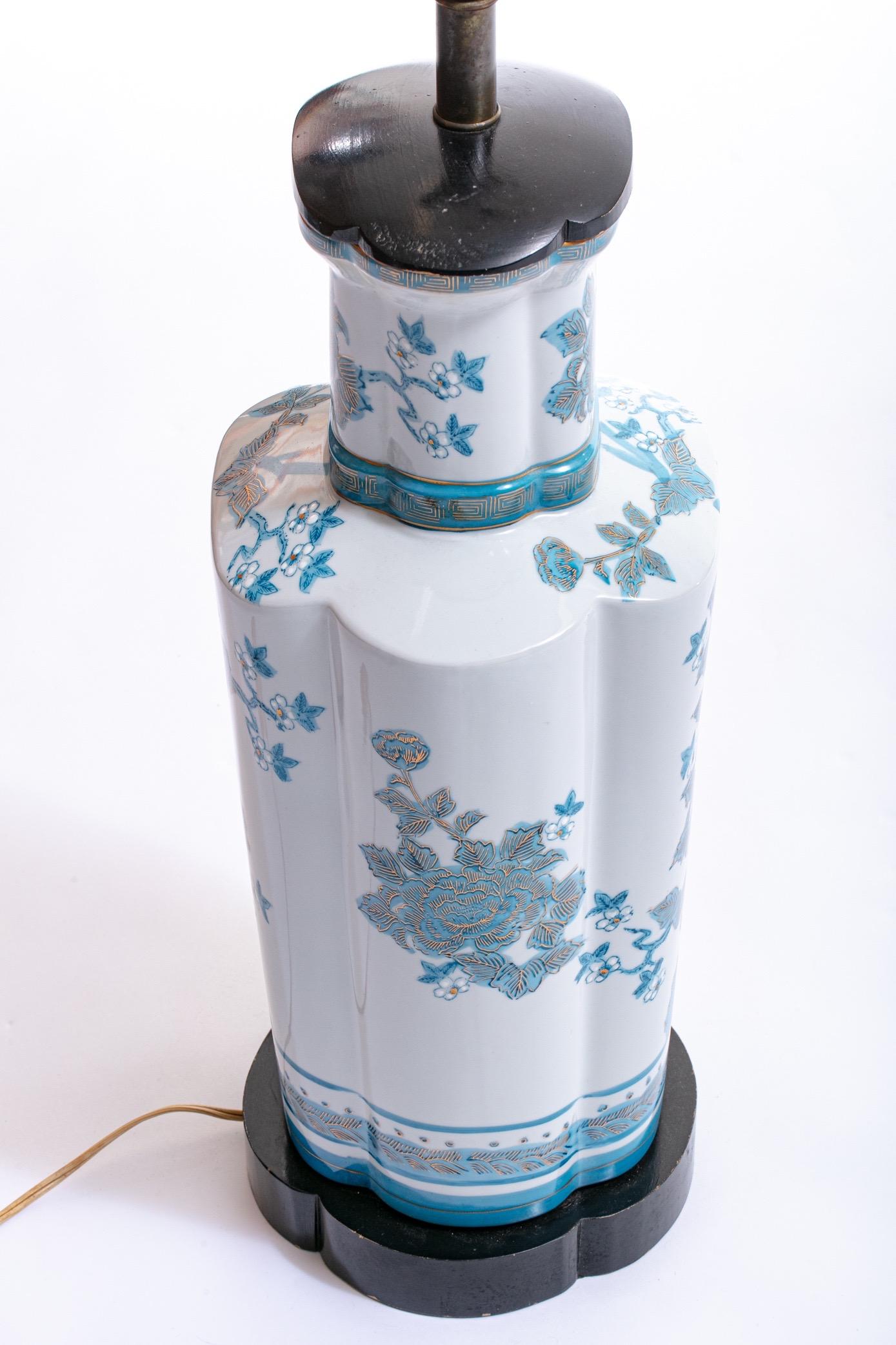 Paire de lampes de table bleues de style chinoiserie peintes à la main dans le style de Billy Haines 9